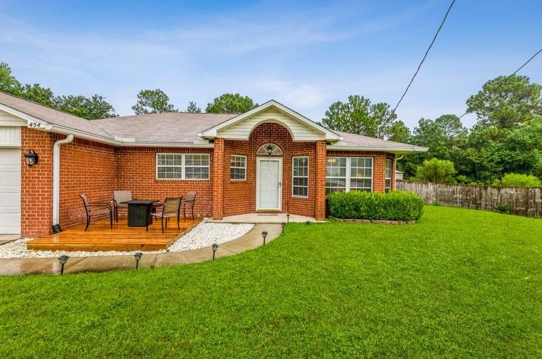 454 Laticia Dr, Crestview, FL 32536-4207