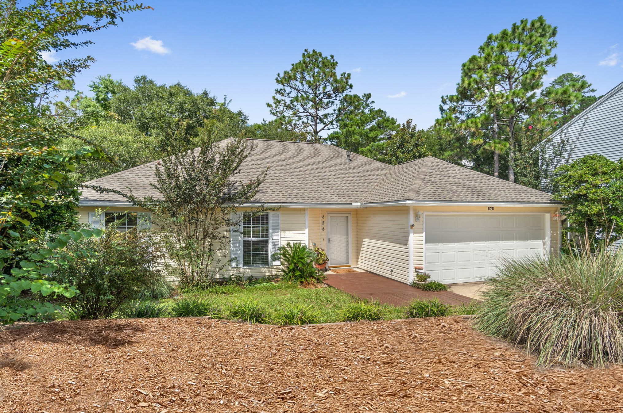 828 Sparkleberry Cv, Niceville, FL 32578-1879