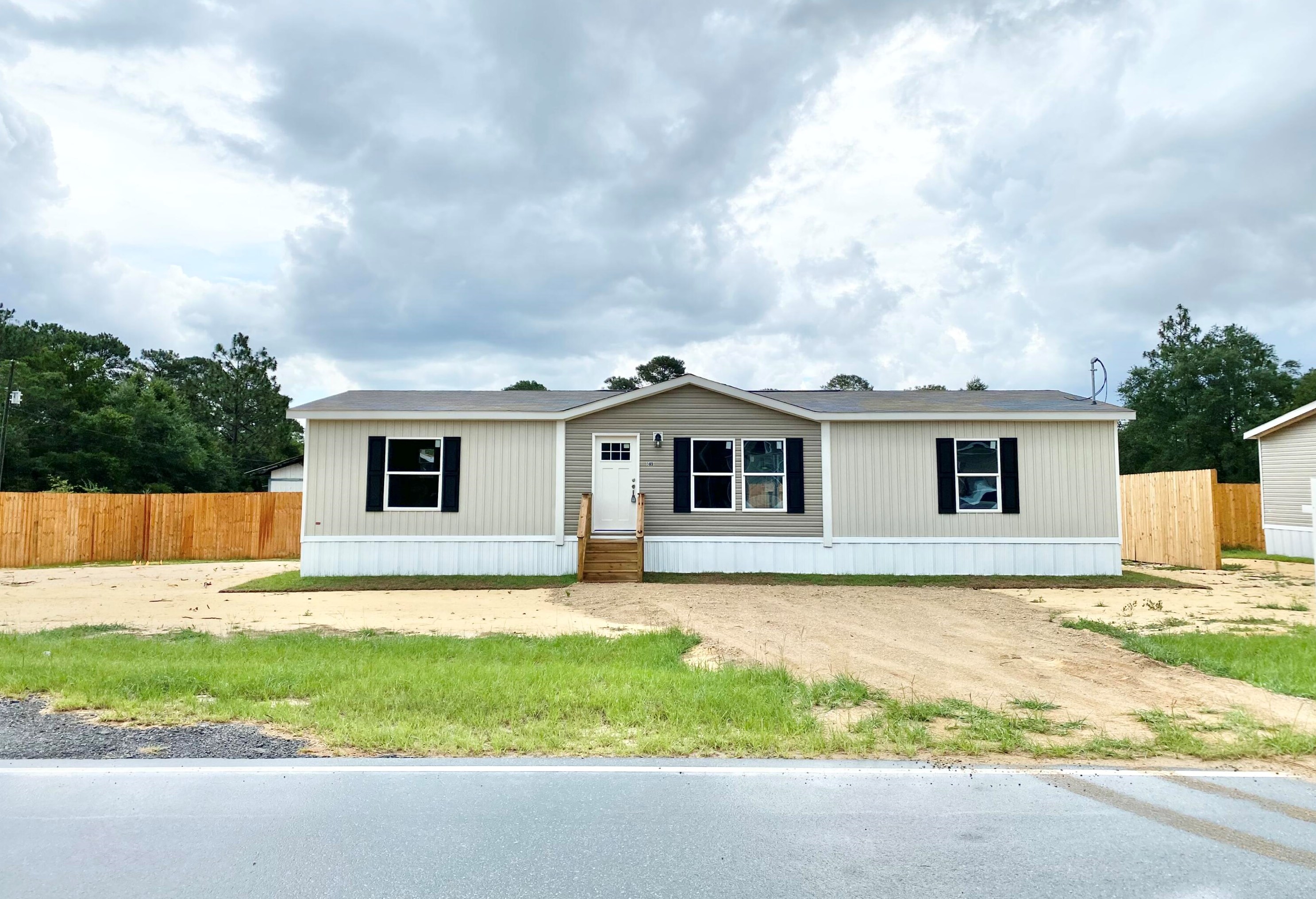 337 W Cypress Ave W, Defuniak Springs, FL 32433