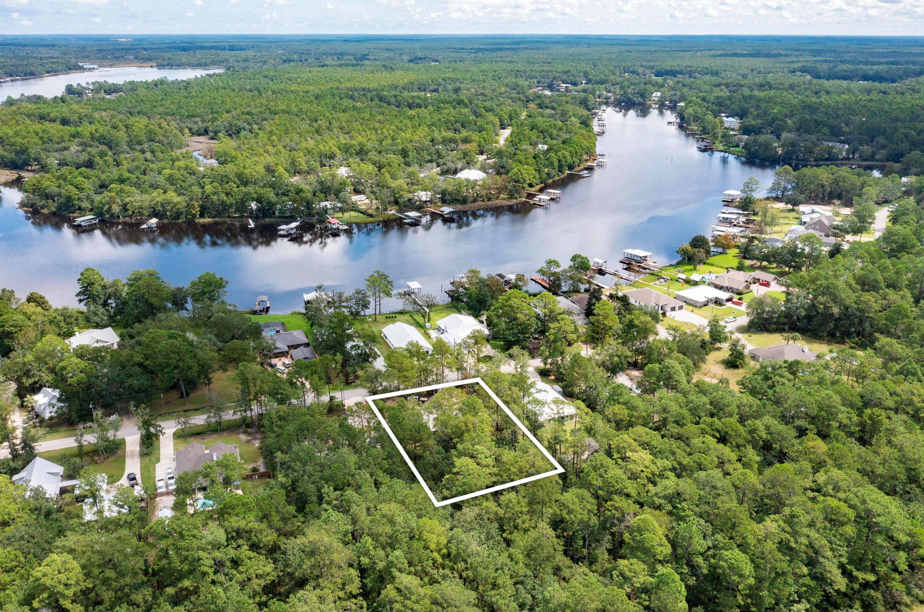 949 Bay Grove Rd, Freeport, FL 32439