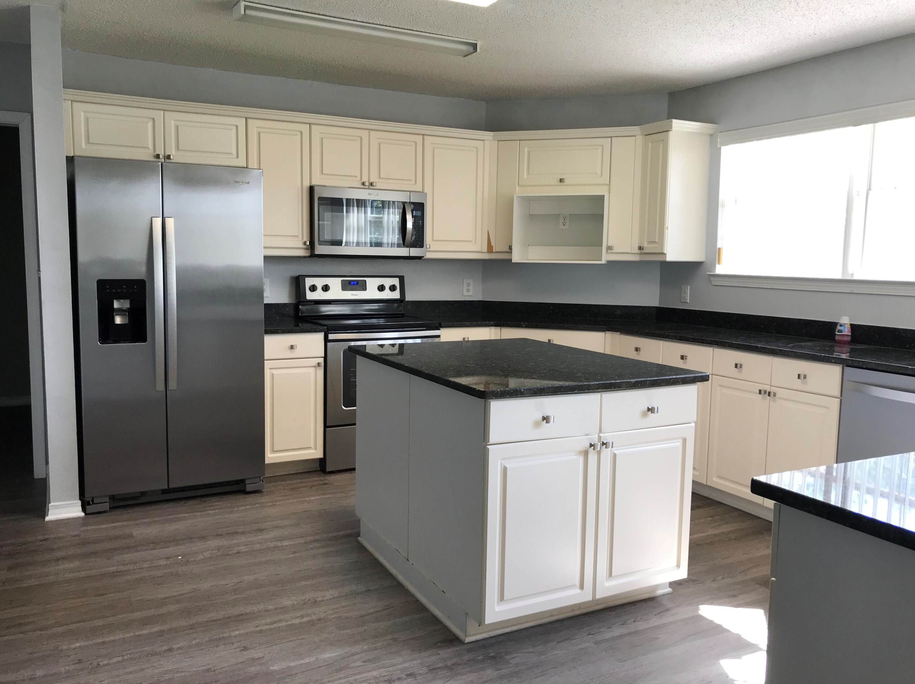 1215 Jefferyscot Dr, Crestview FL  32536-4287 exterior