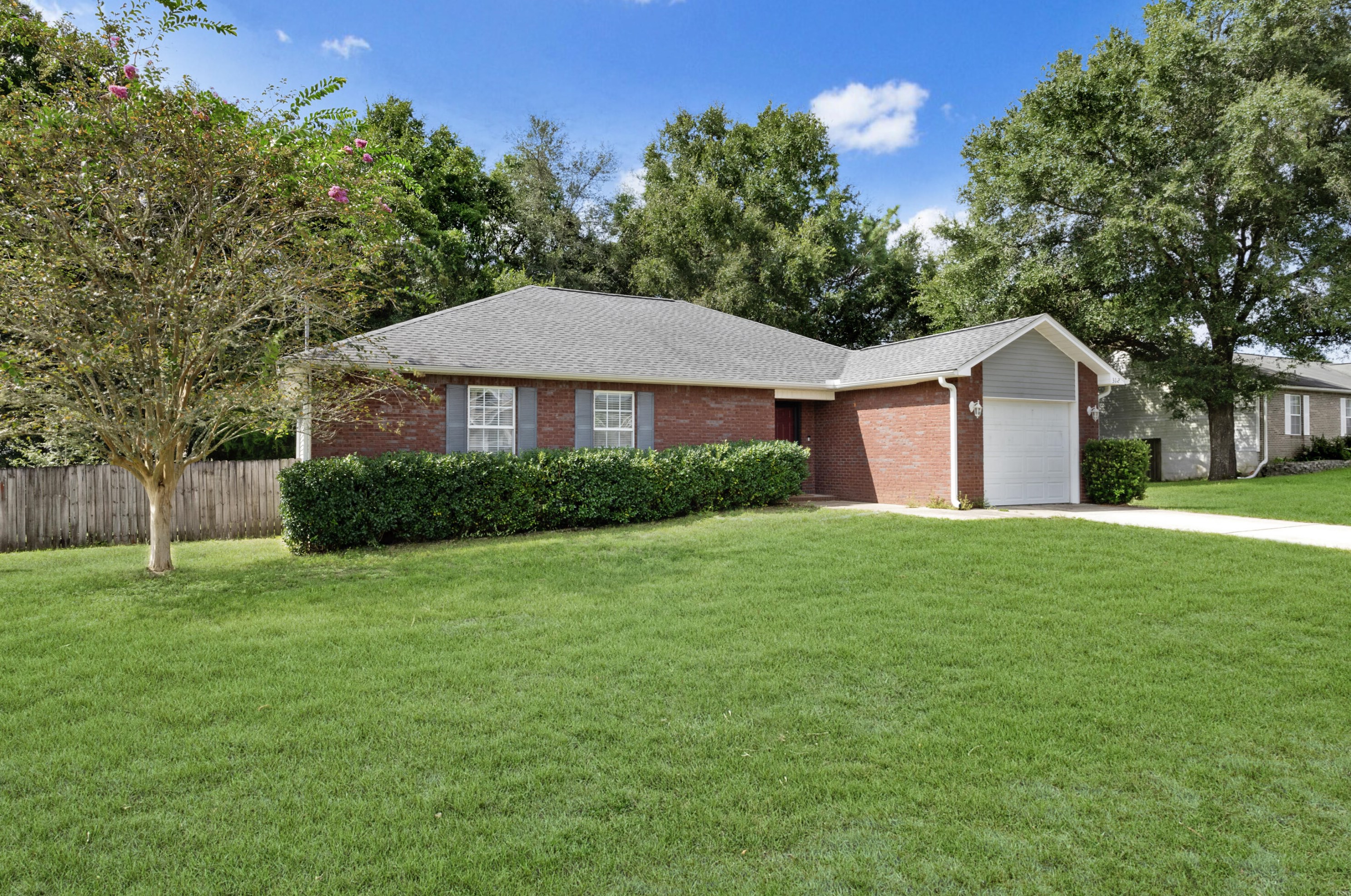 3120 Skyhawk Dr, Crestview, FL 32539-5113