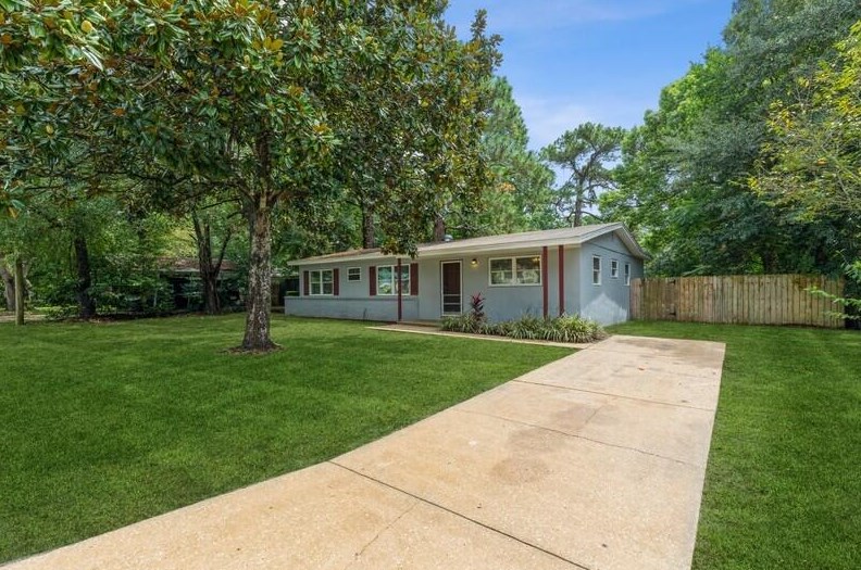 245 Argyle Ct, Mary Esther, FL 32569-1755