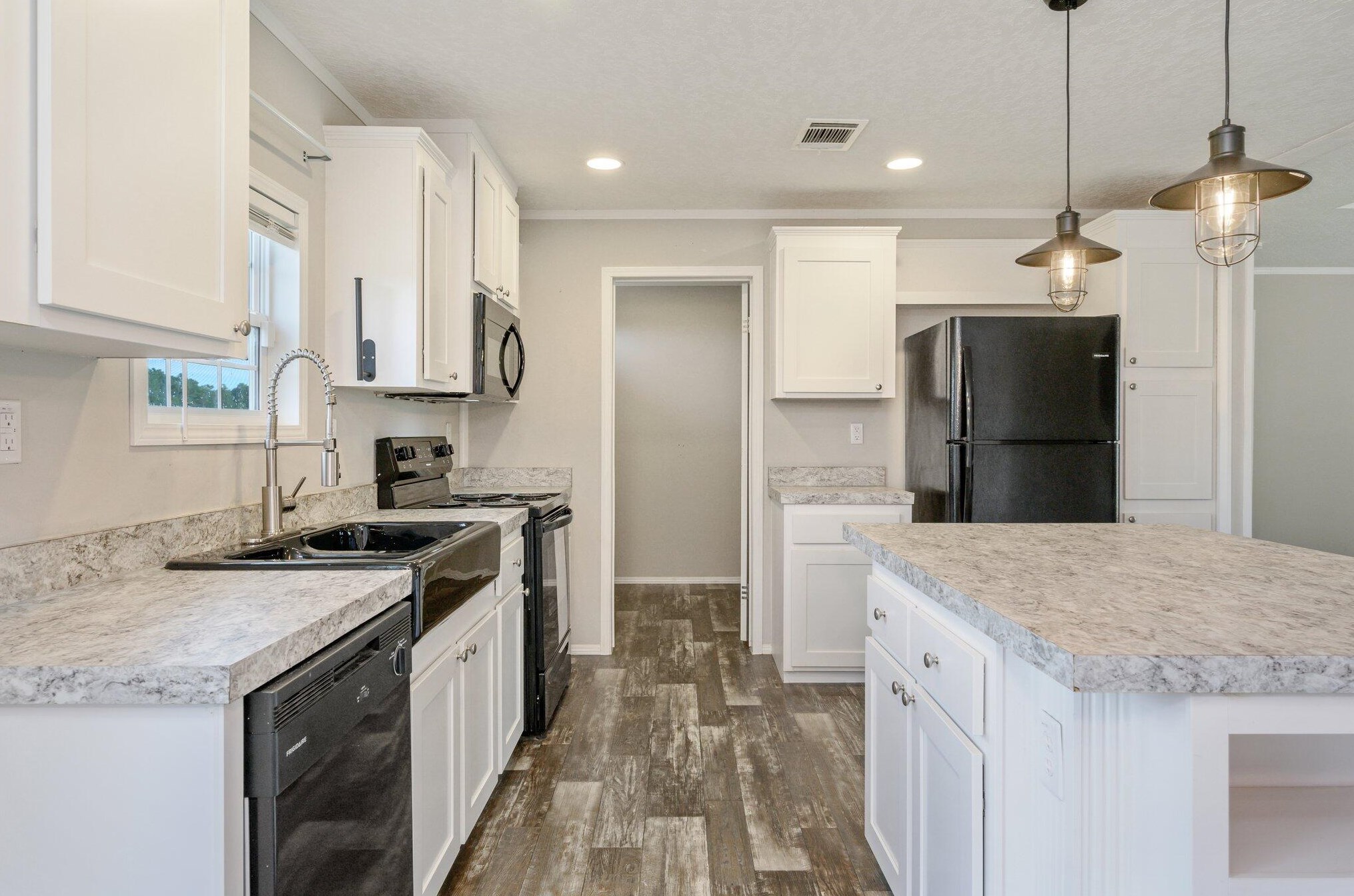 321 W Renoir Road W, Defuniak Springs, FL 32433