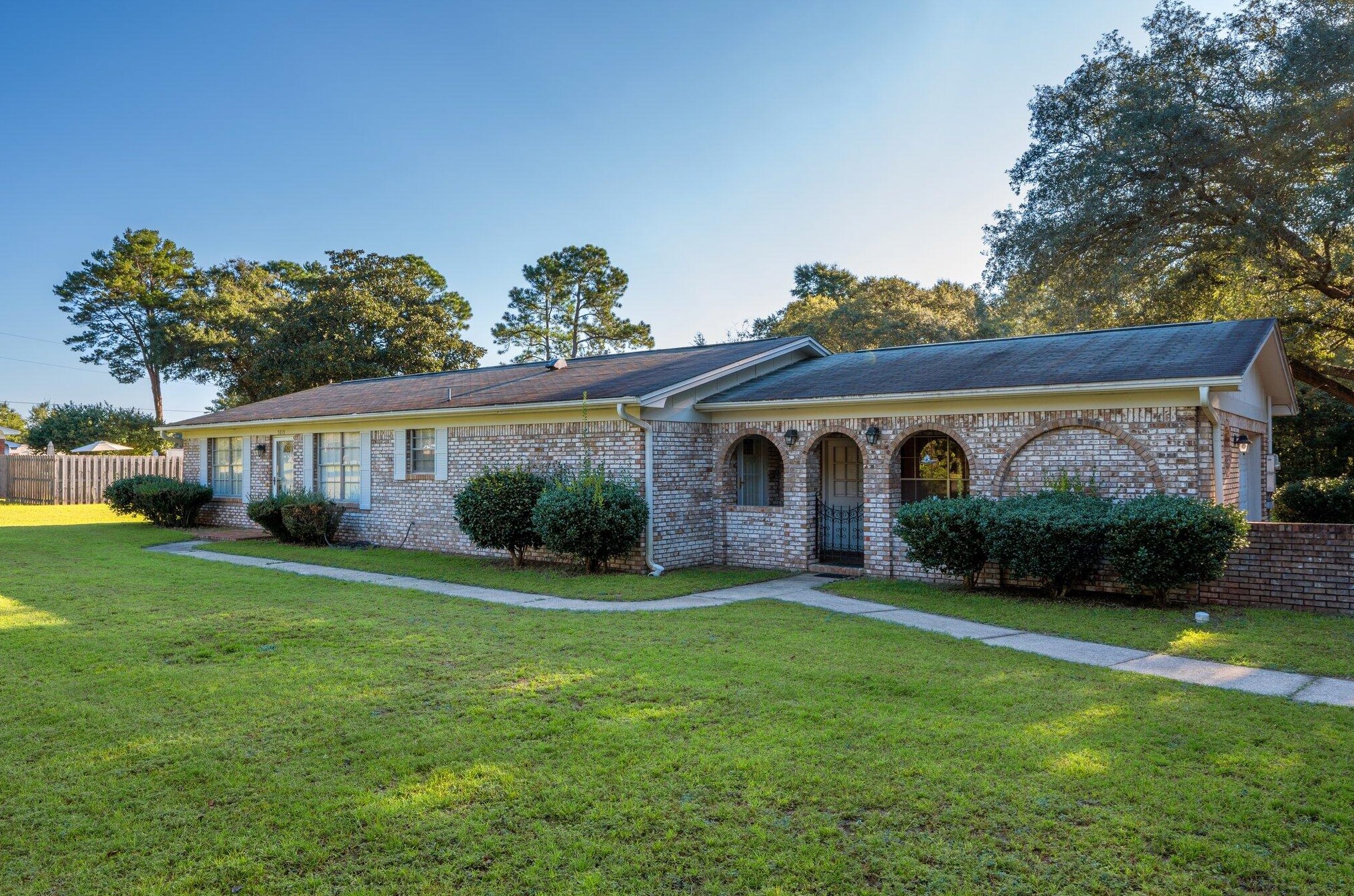 5315 Hillcrest Rd, Crestview, FL 32539