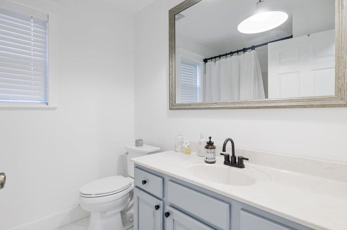 504 First Ave, Destin FL  32541-1702 exterior