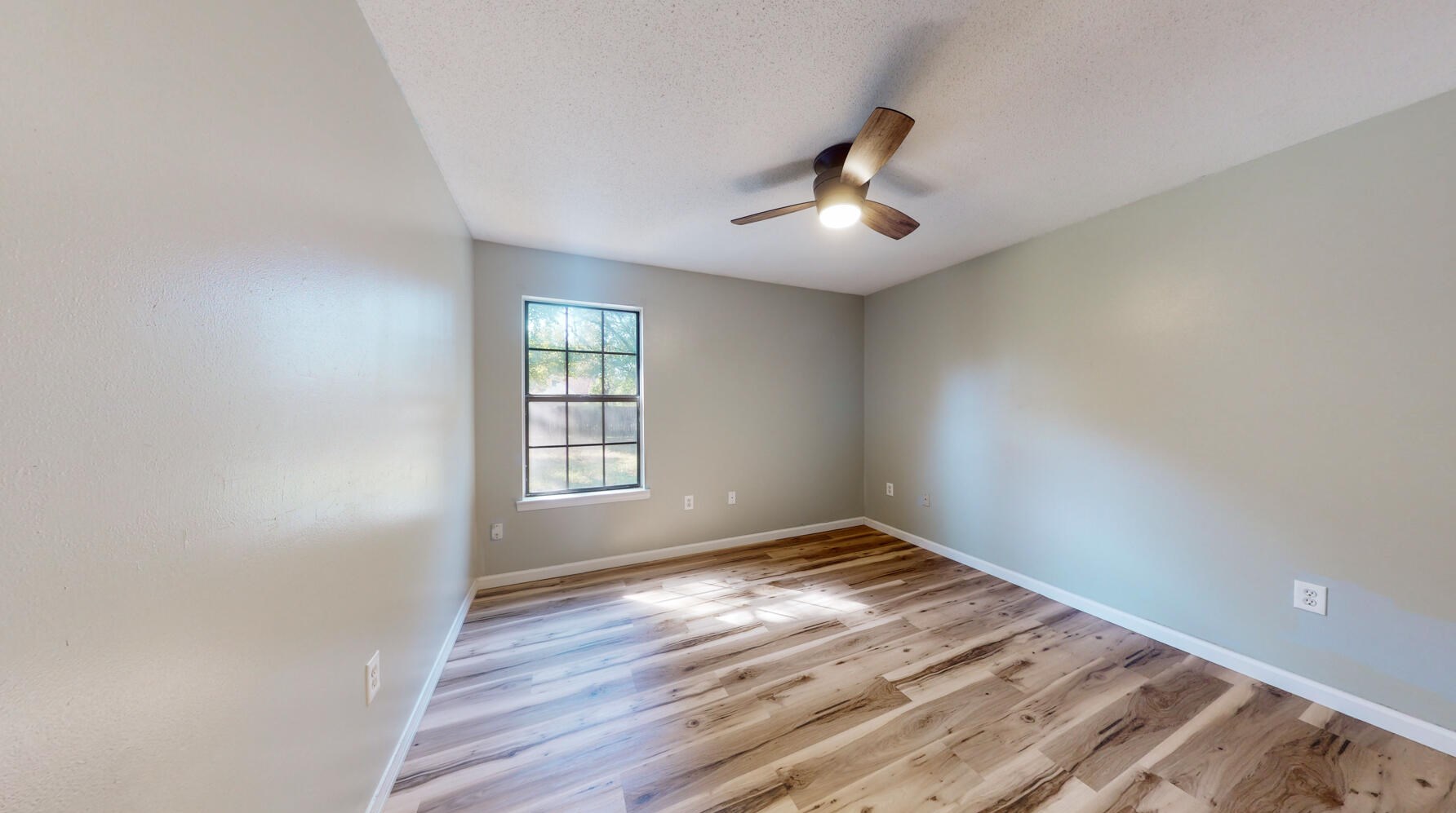 259 Grand Prix Dr, Crestview FL  32536-9296 exterior