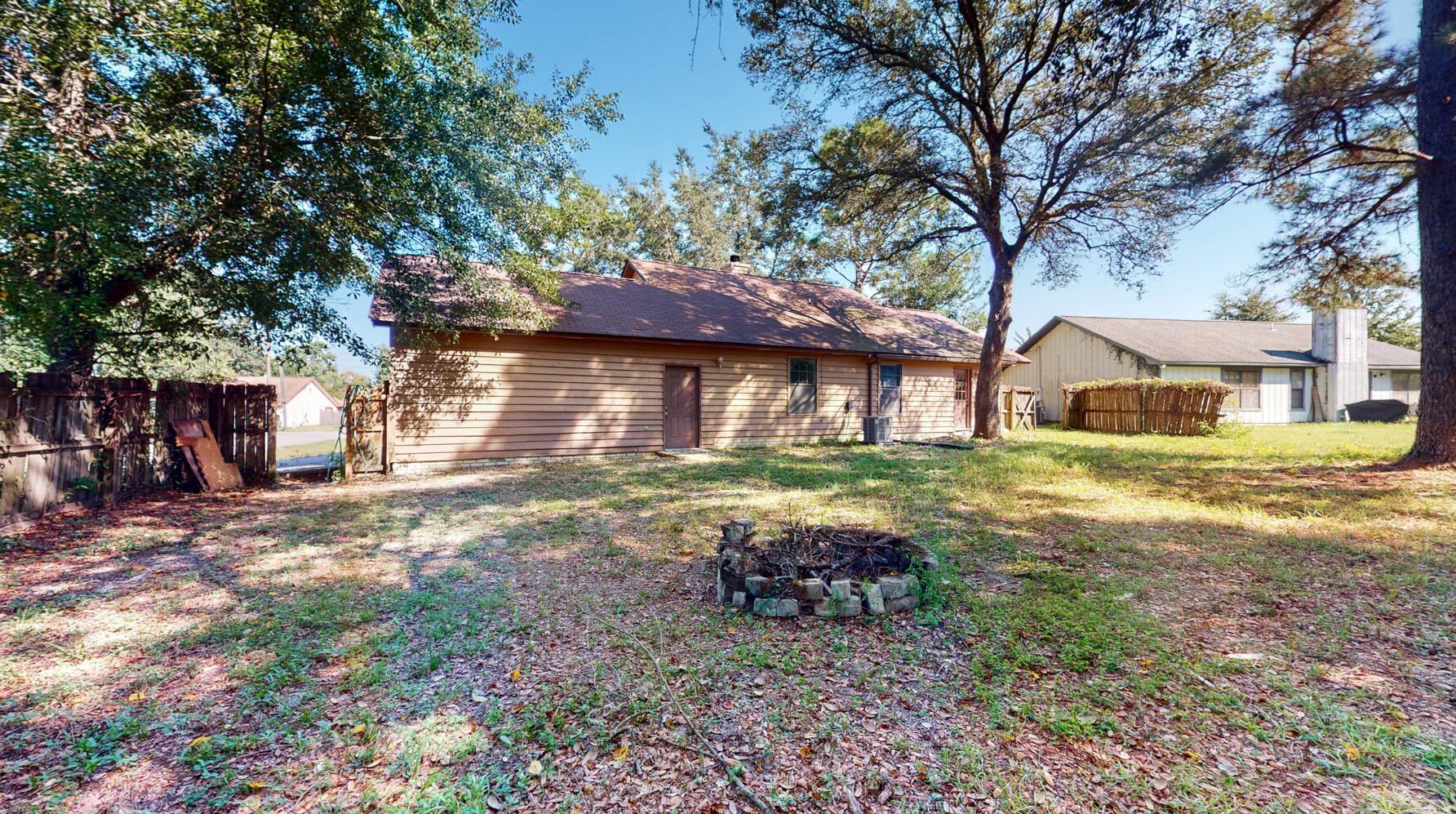 259 Grand Prix Dr, Crestview FL  32536-9296 exterior