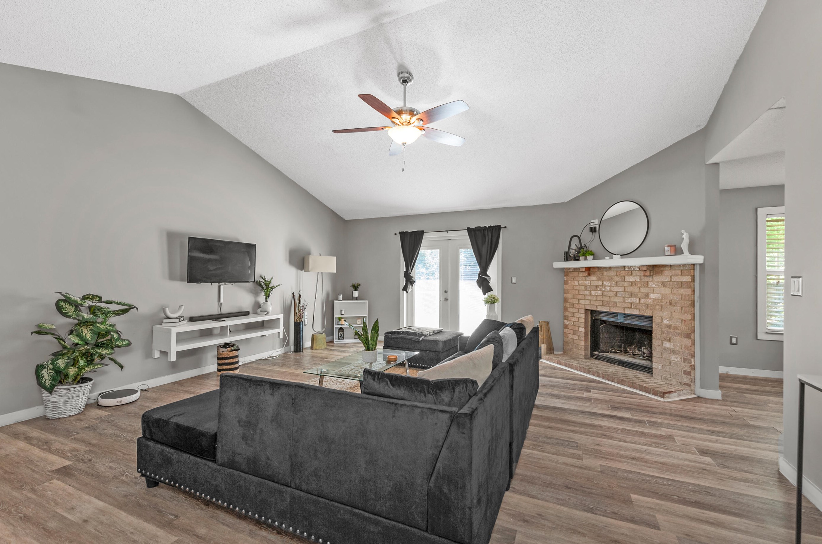 131 Nicole Ln, Crestview FL  32539-6051 exterior