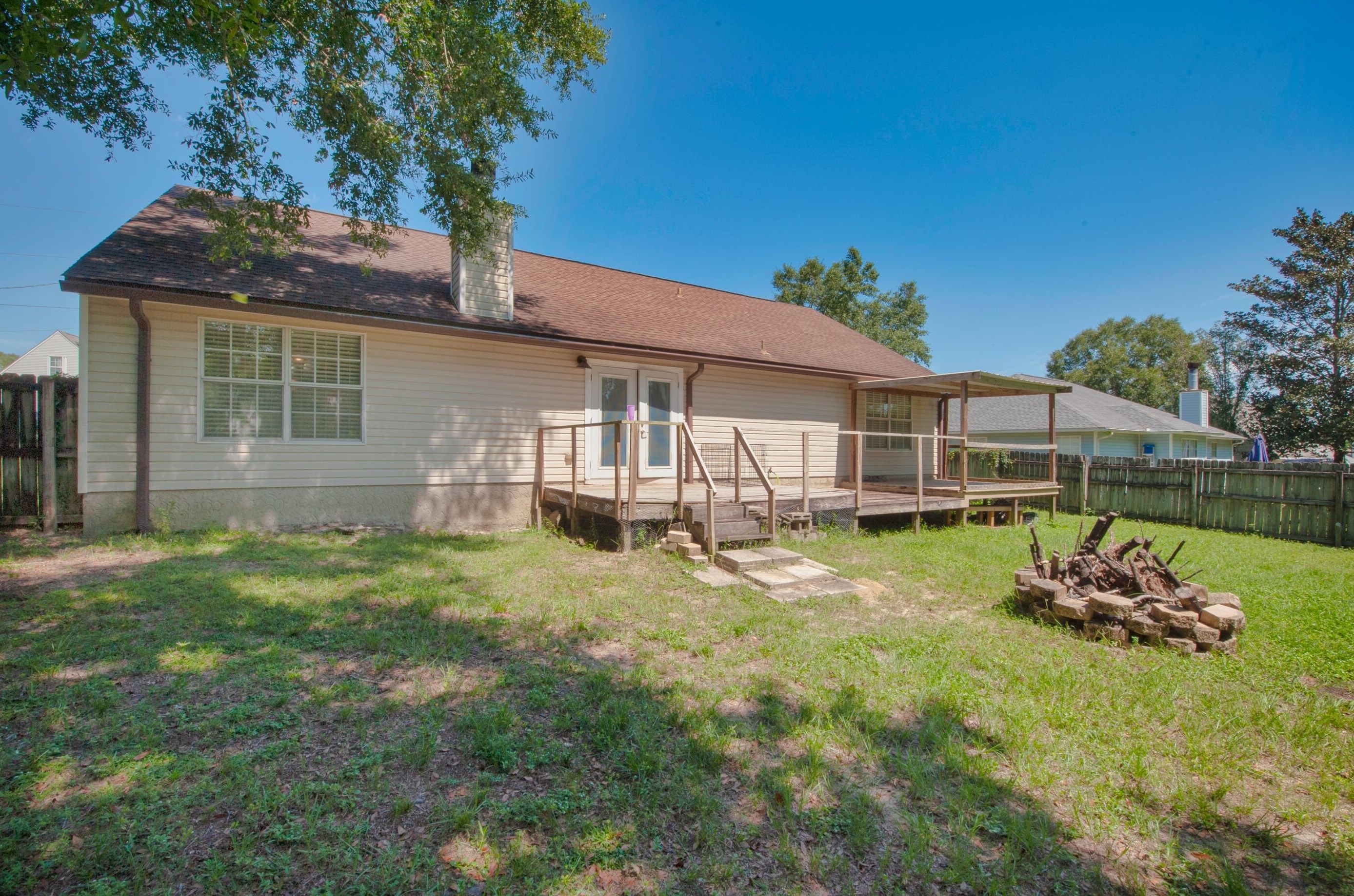 131 Nicole Ln, Crestview FL  32539-6051 exterior