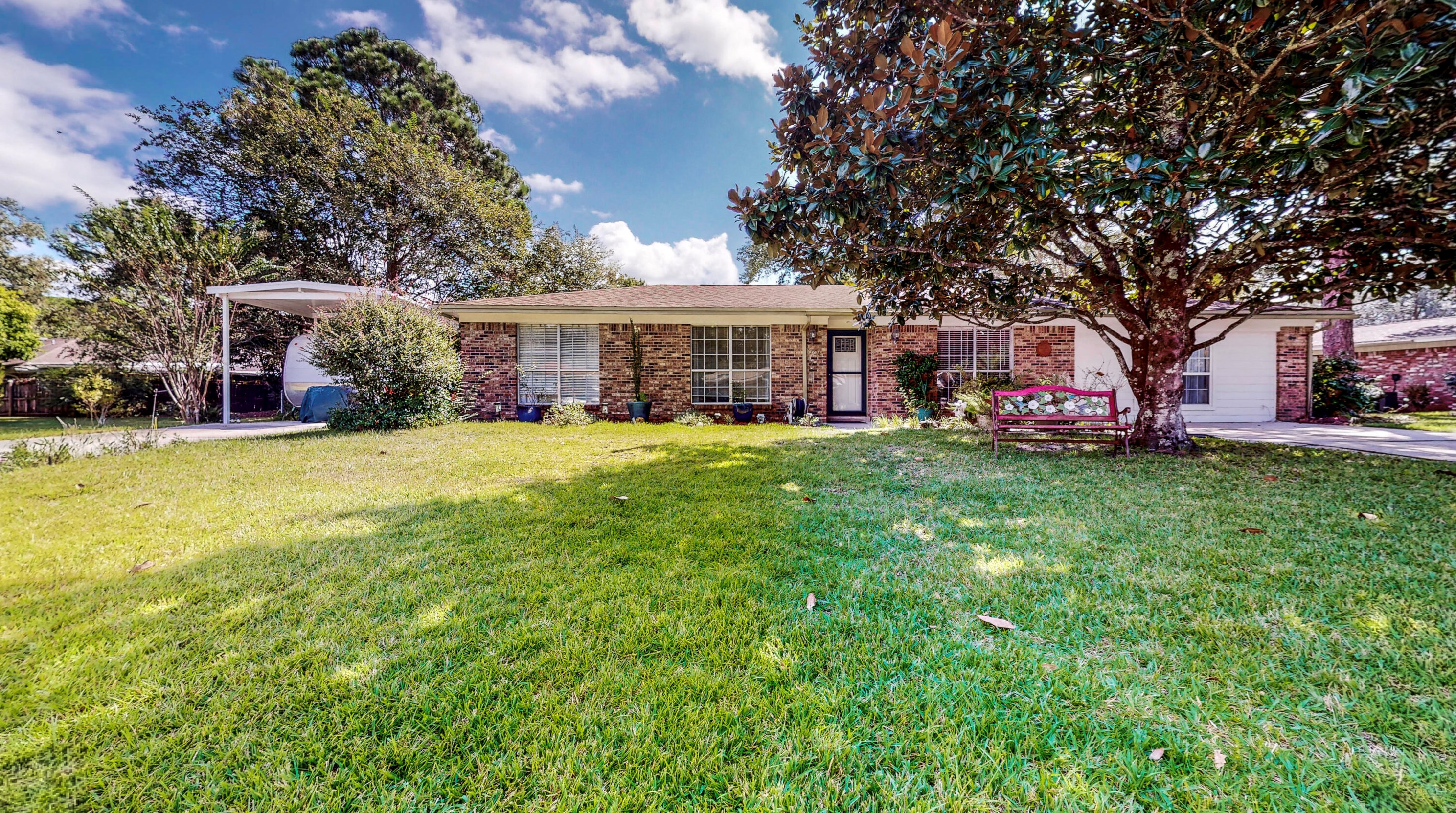 704 Tarpon Ln, Niceville, FL 32578-3533