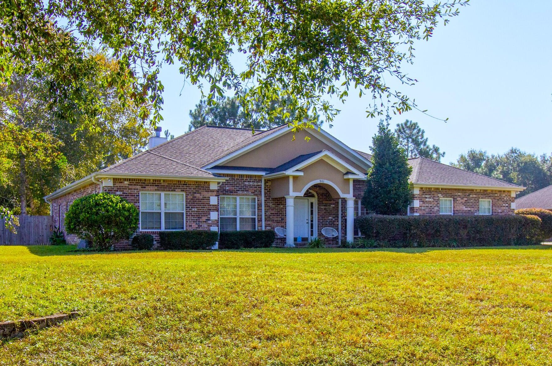 901 Shoal River Dr, Crestview, FL 32539-5796