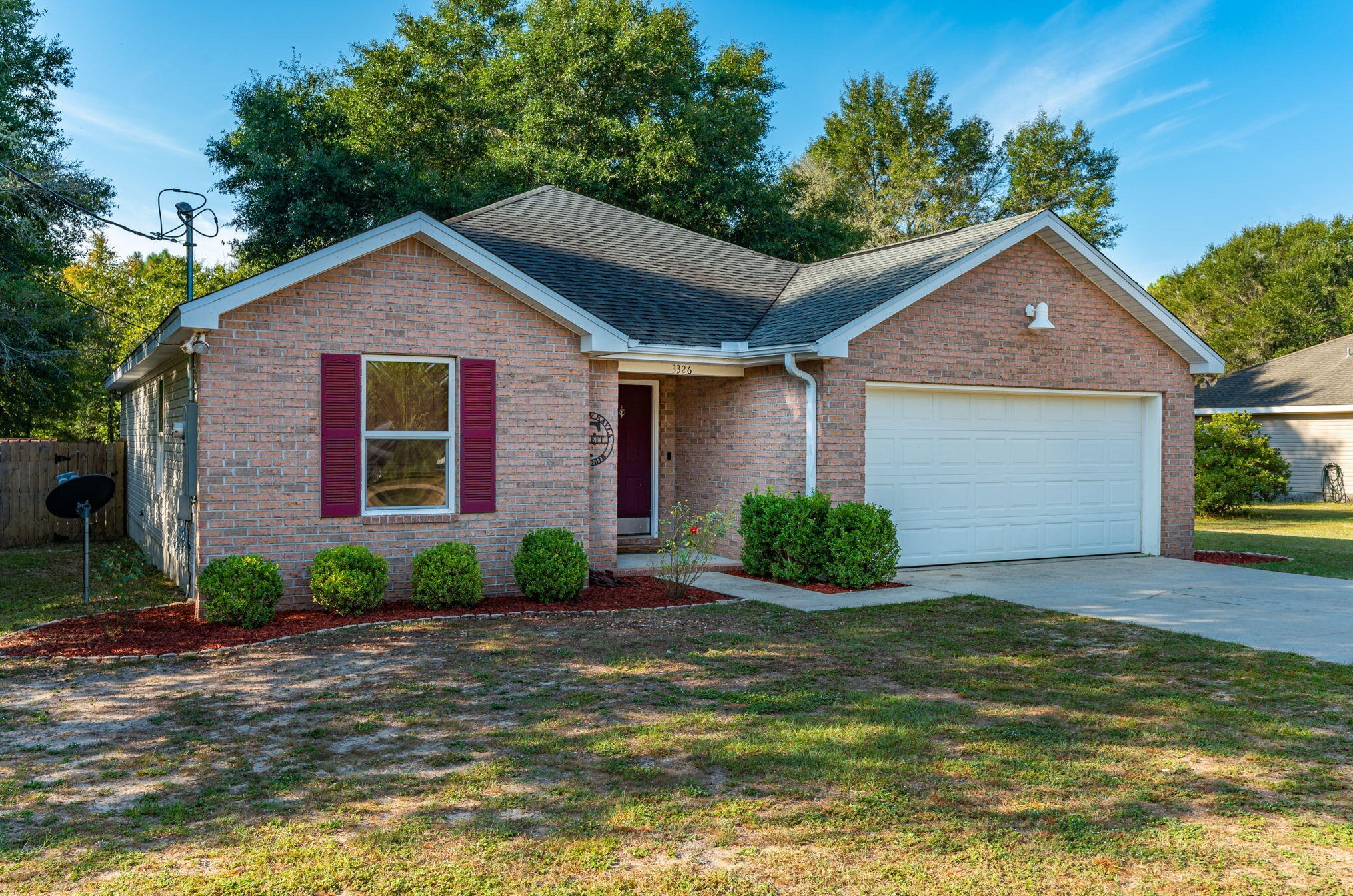 3326 Willow Dr, Crestview, FL 32539-8635