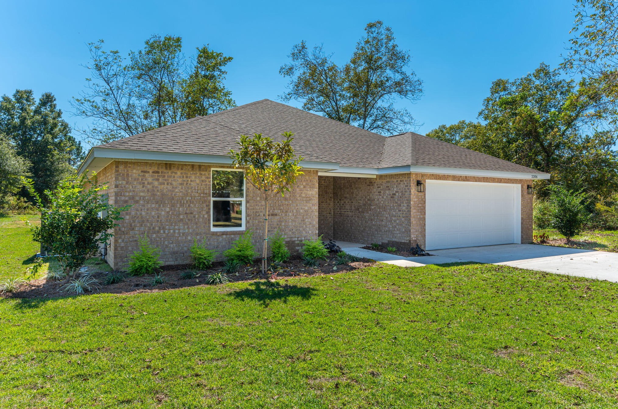 2206 3rd Ave, Crestview, FL 32536-1747