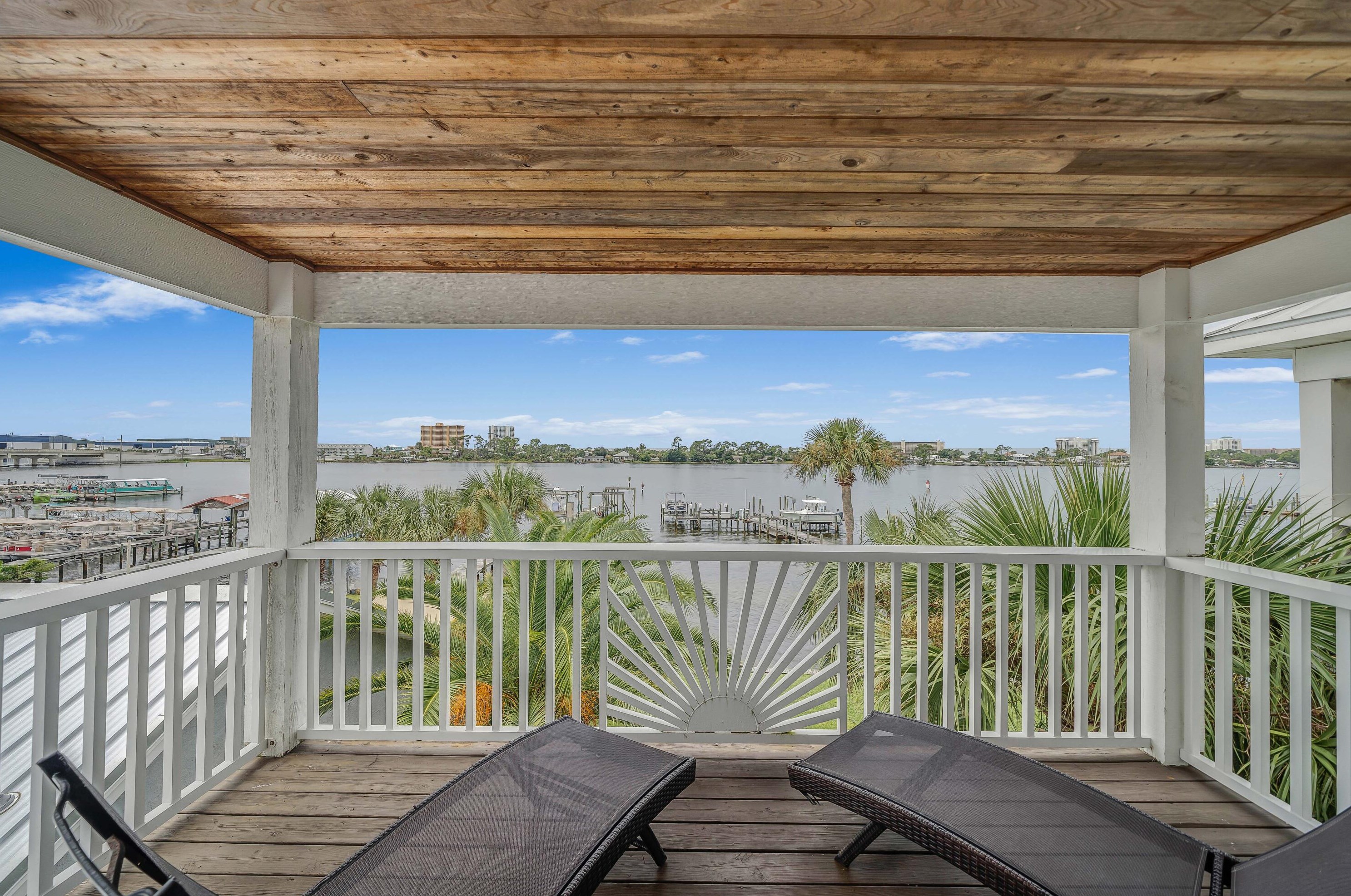 5813 Lagoon Dr, Panama City FL  32408-6419 exterior