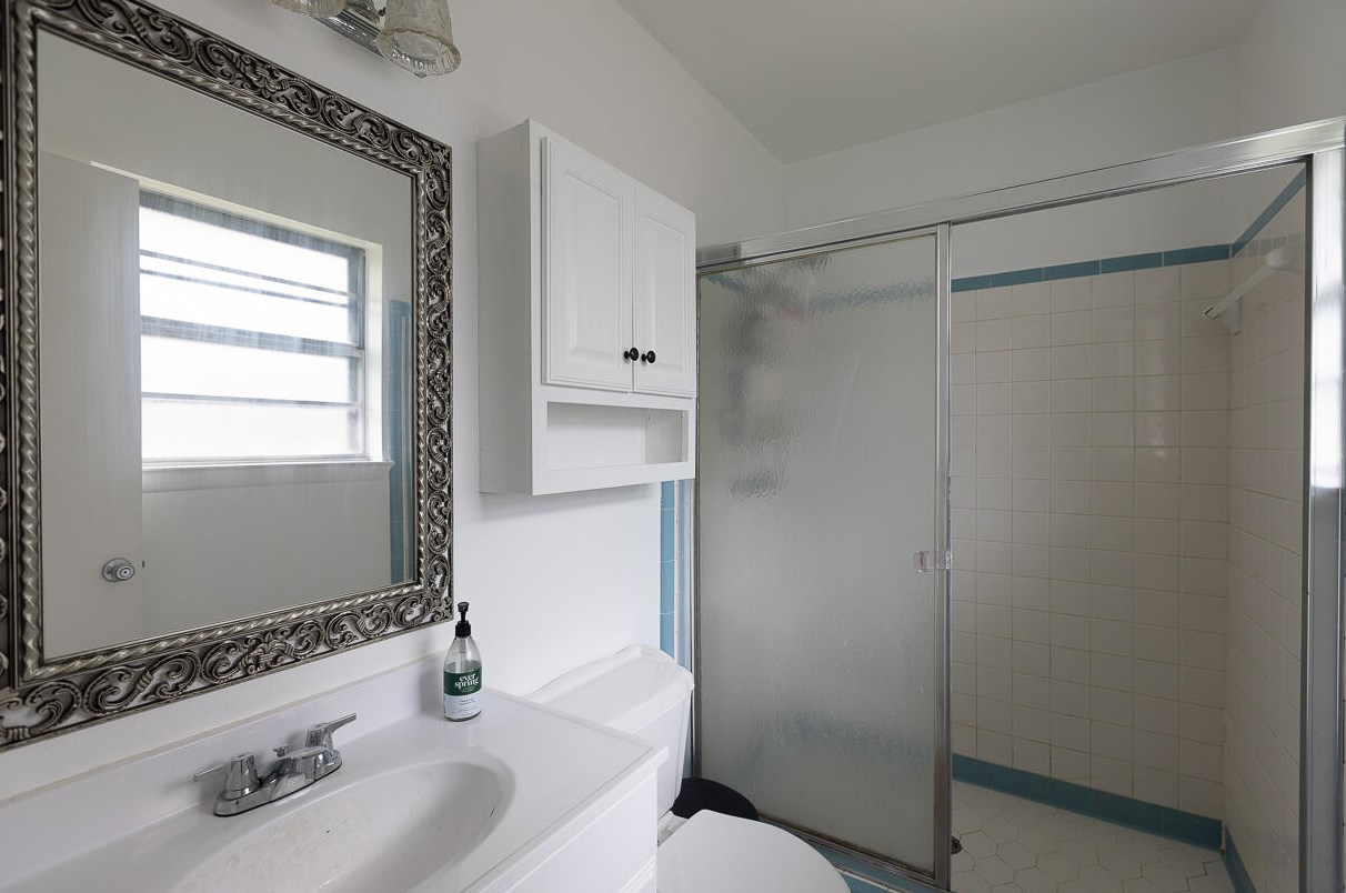 6 Lakeview Dr, Mary Esther FL  32569-1418 exterior