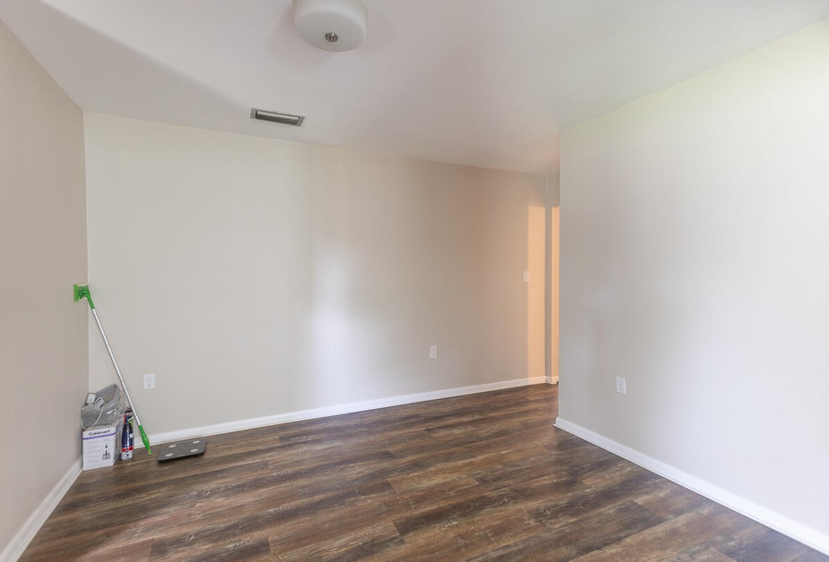 6 Lakeview Dr, Mary Esther FL  32569-1418 exterior