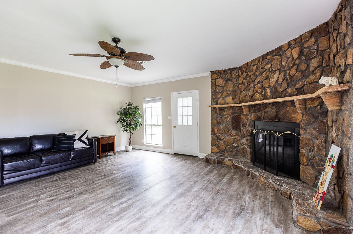 6 Lakeview Dr, Mary Esther FL  32569-1418 exterior