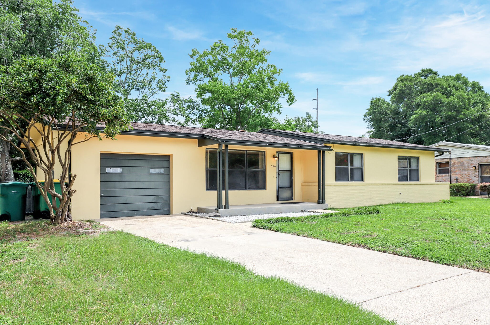 540 Stonehenge Dr, Mary Esther, FL 32569-1746