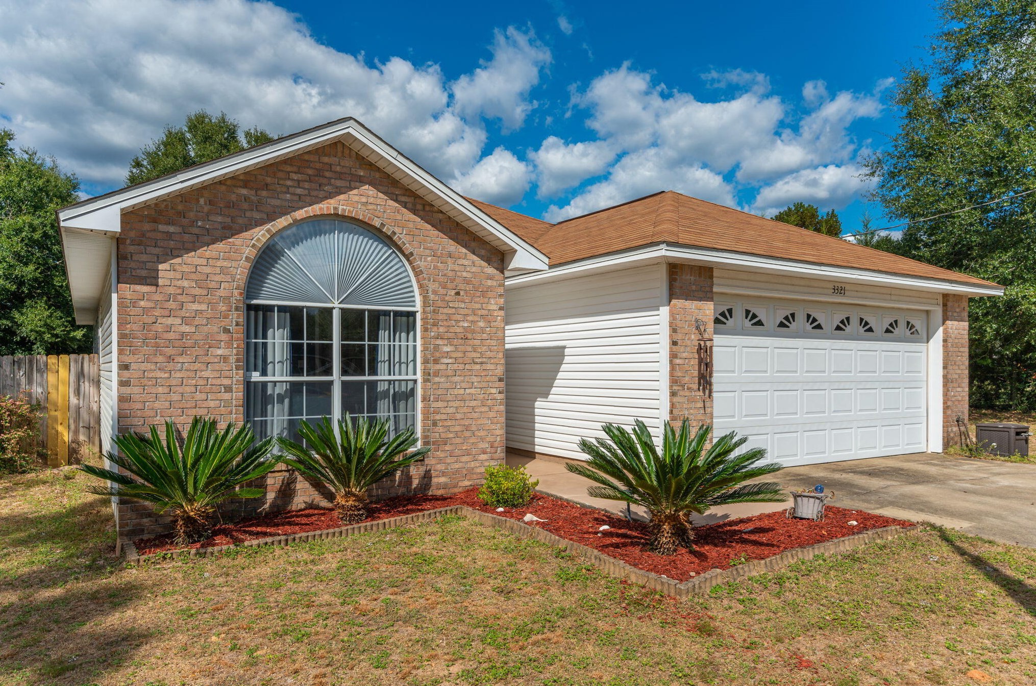3321 Willow Dr, Crestview, FL 32539-8637