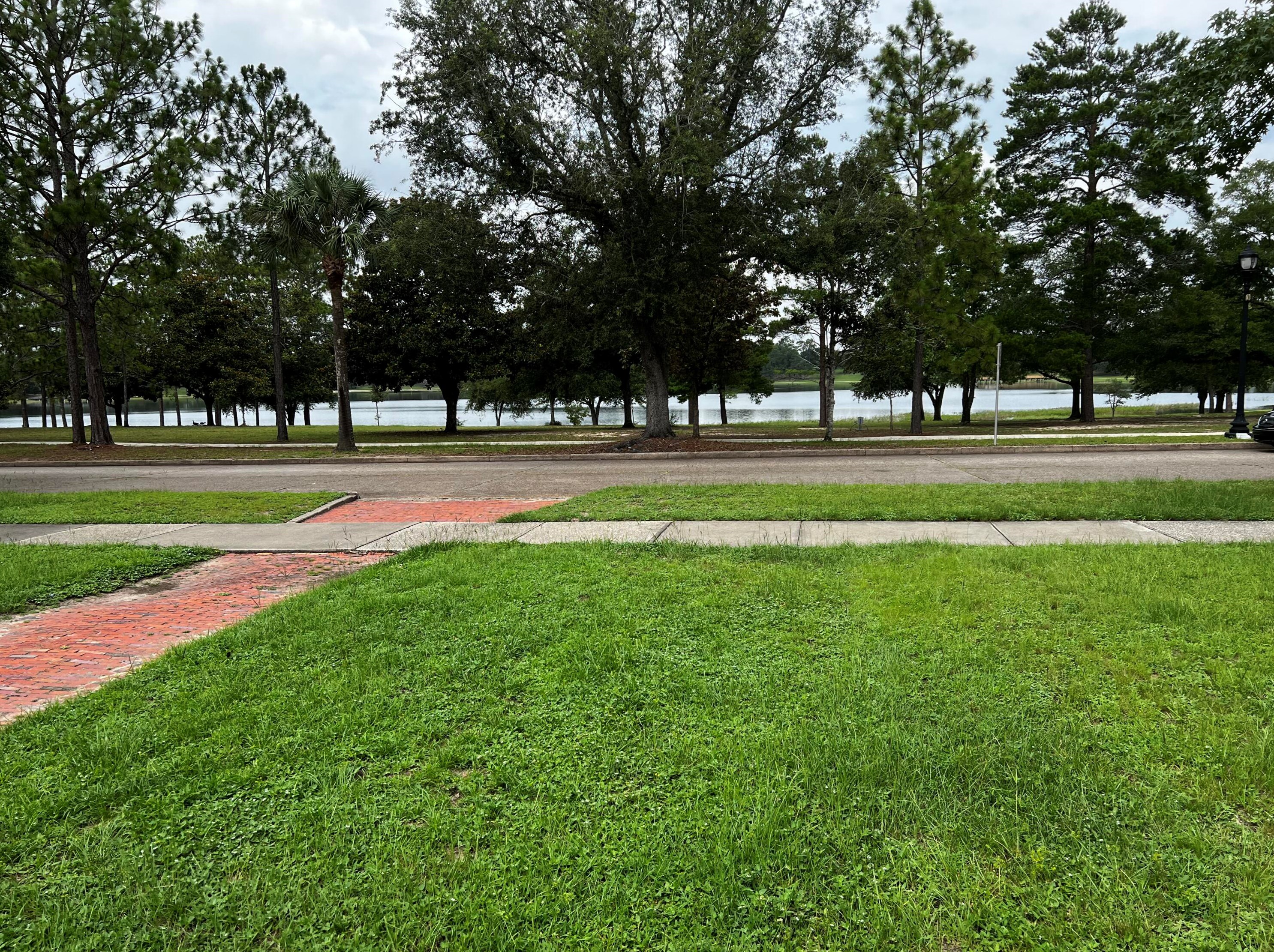 608 Circle Dr, Defuniak Springs, FL 32435