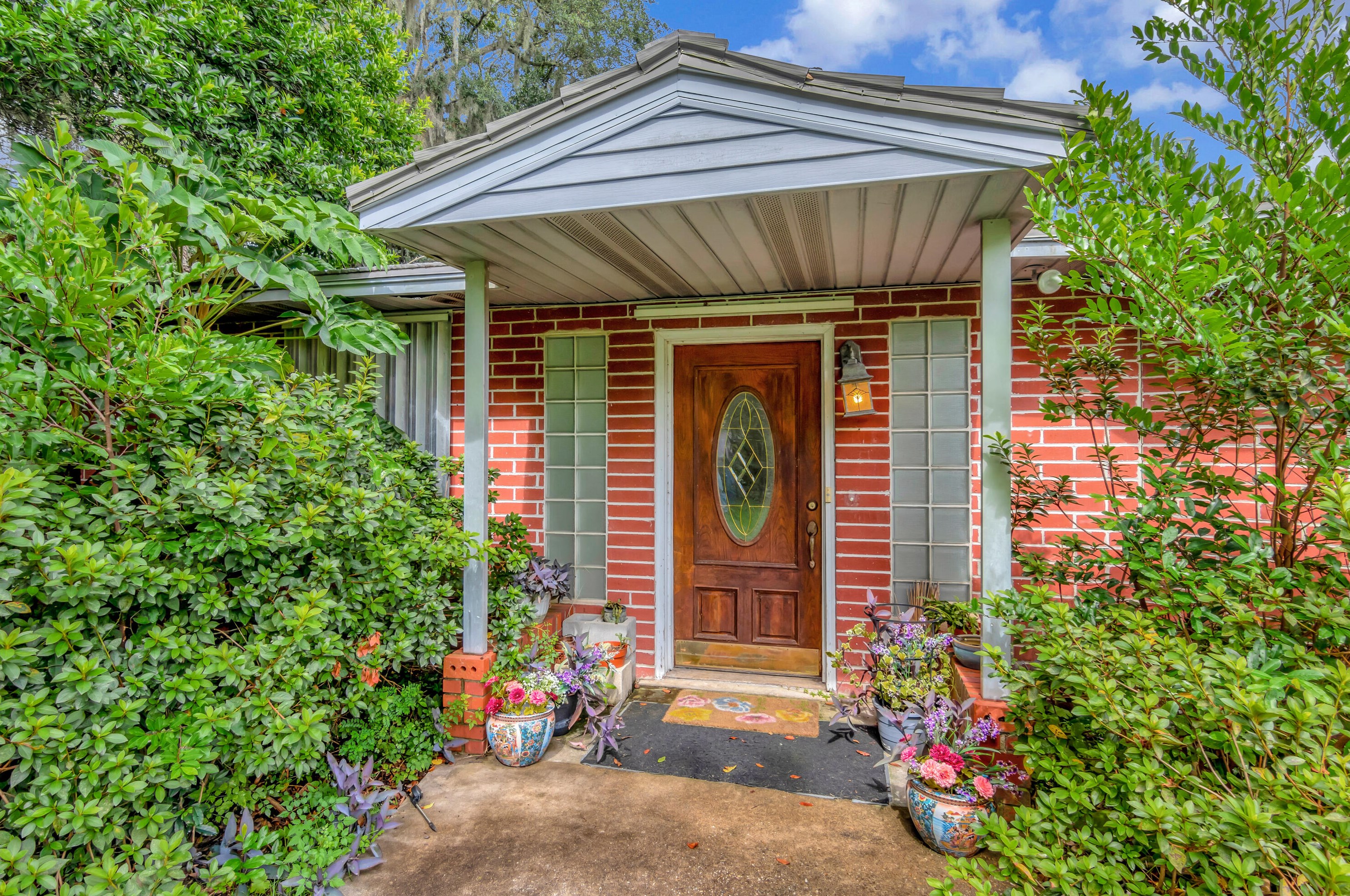 505 Circle Dr, Fort Walton Beach, FL 32548-3927