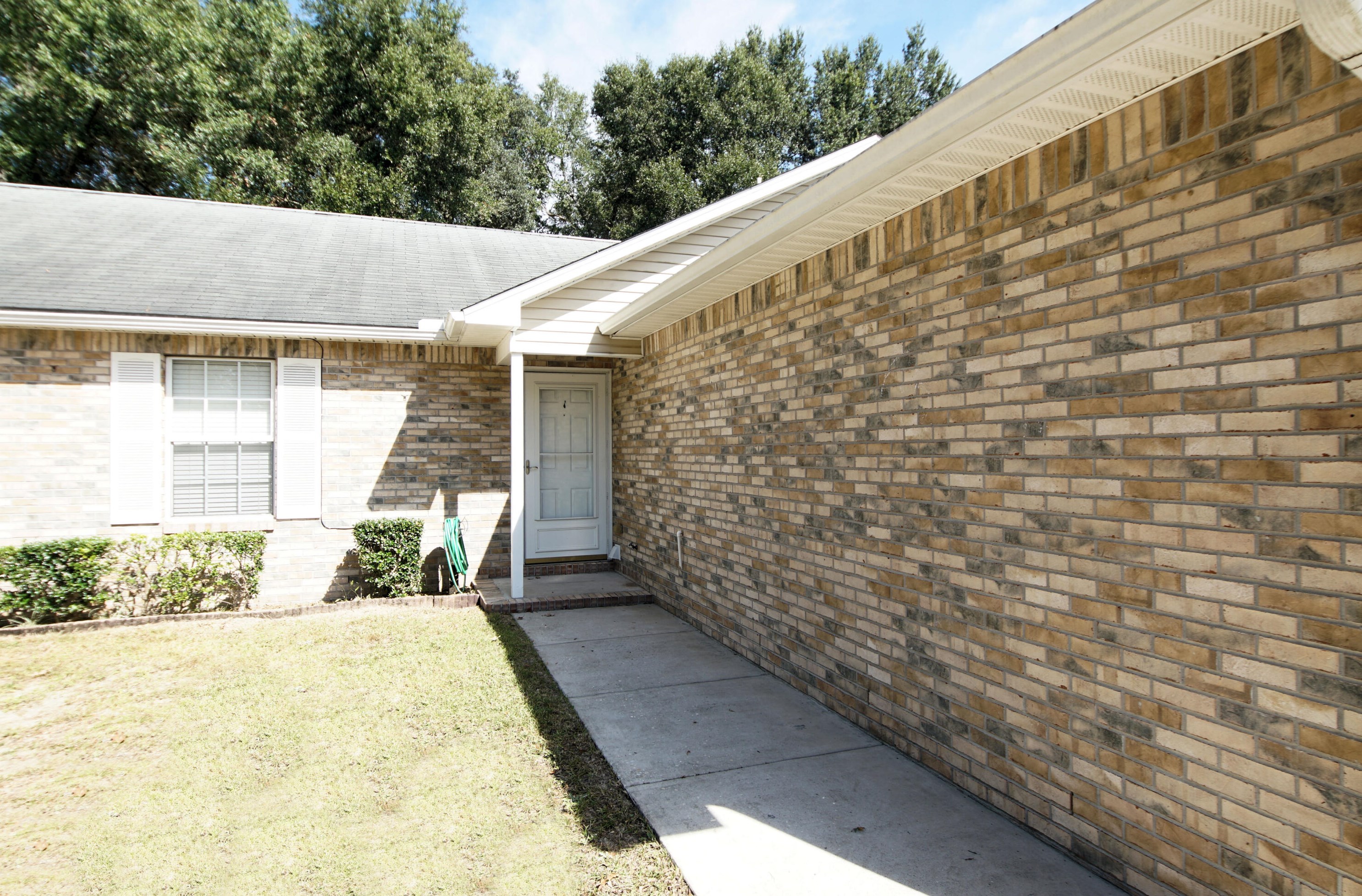 3401 Skymaster Ct, Crestview, FL 32539-5116