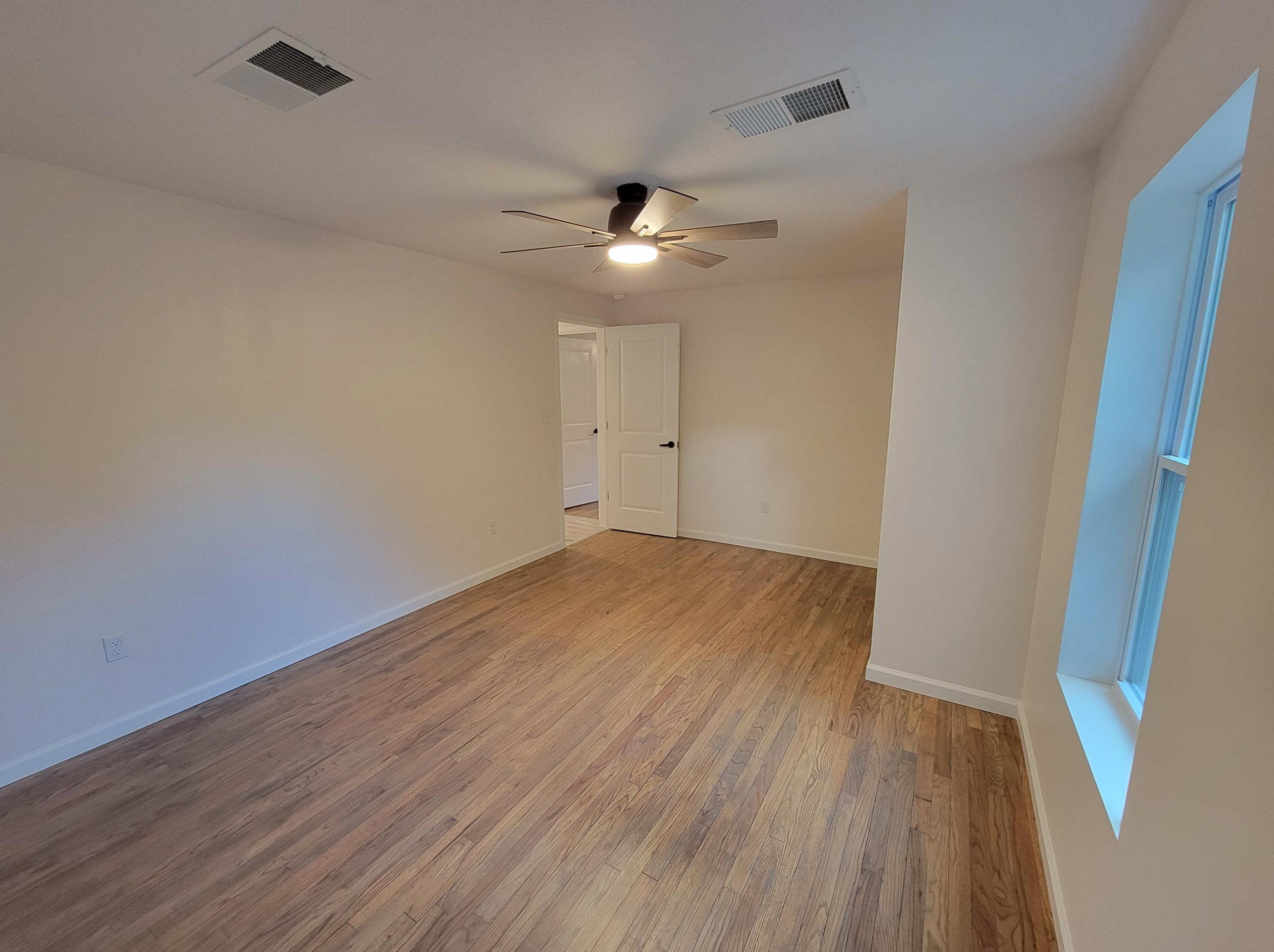 559 Robinson Ave, Crestview FL  32539-4623 exterior