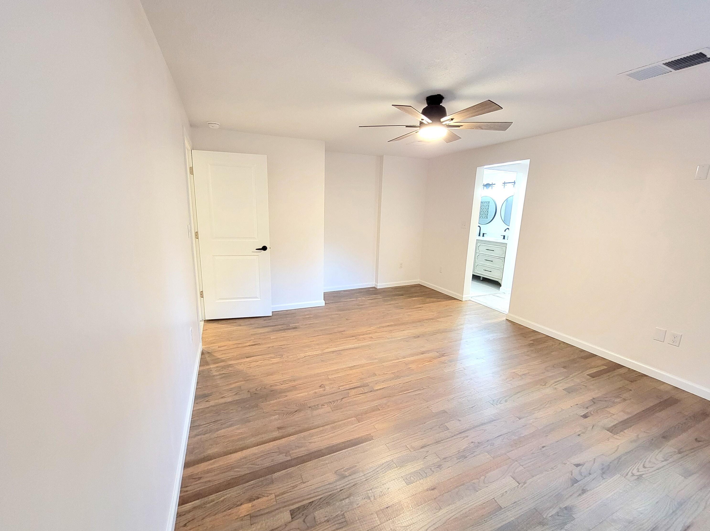 559 Robinson Ave, Crestview FL  32539-4623 exterior