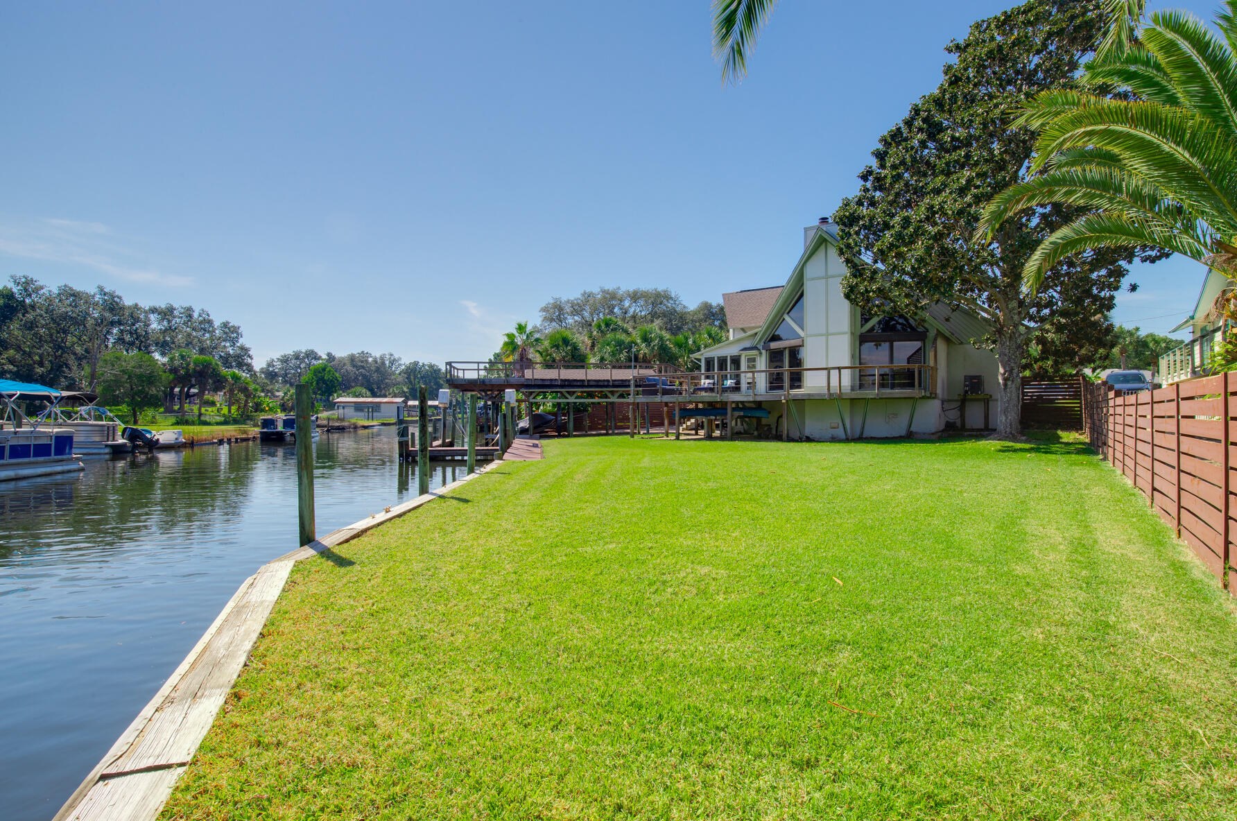 8 Lakeside Ct, Fort Walton Beach, FL 32548