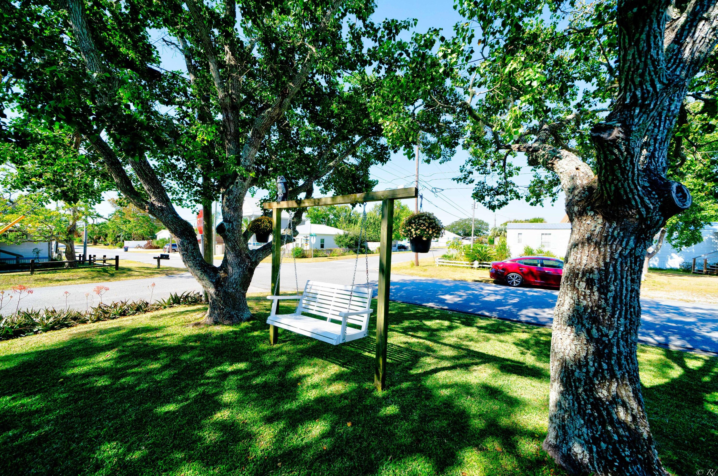 300 Casa Pl, Panama City, FL 32413