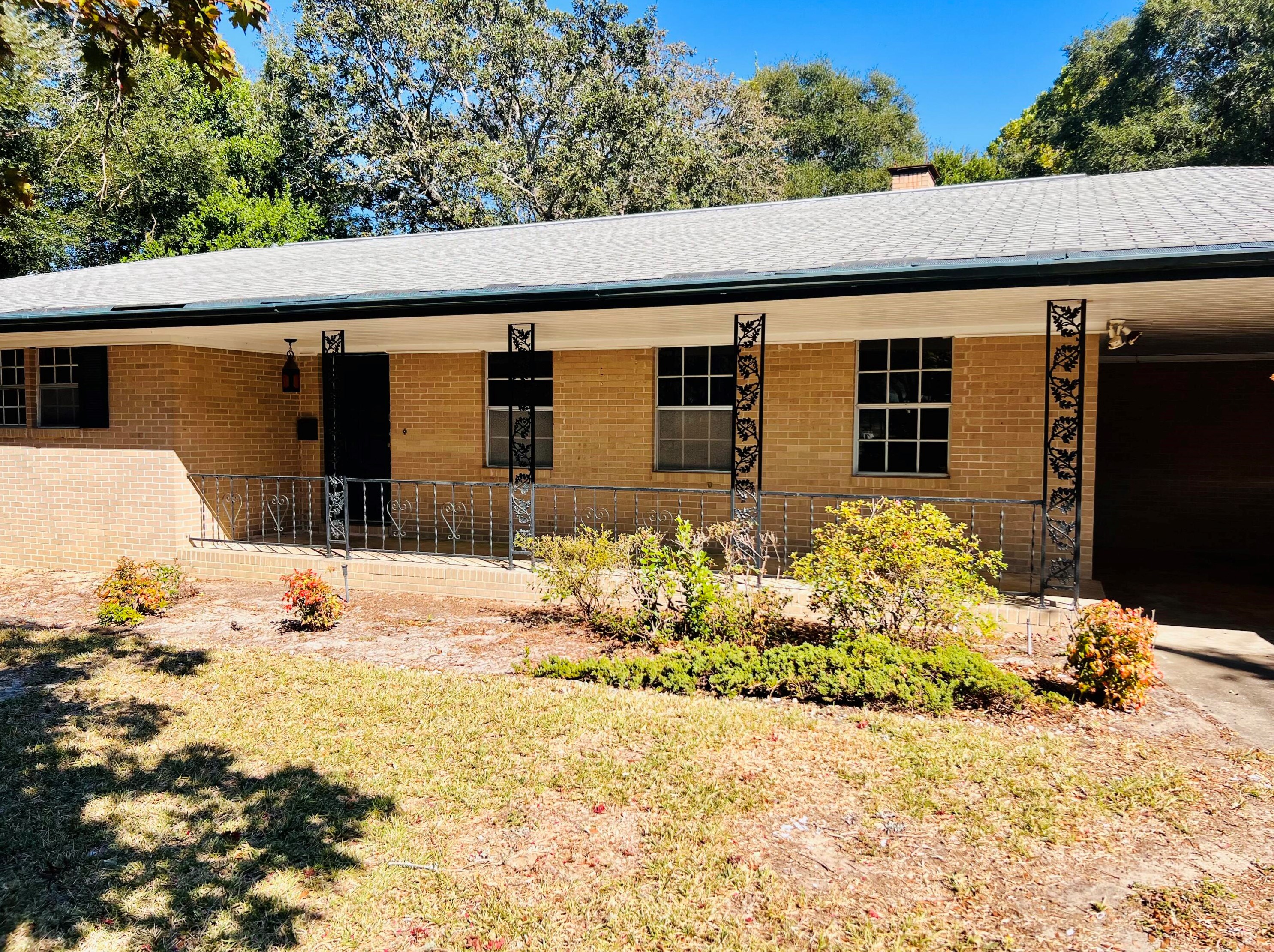 1489 Cypress St, Niceville, FL 32578