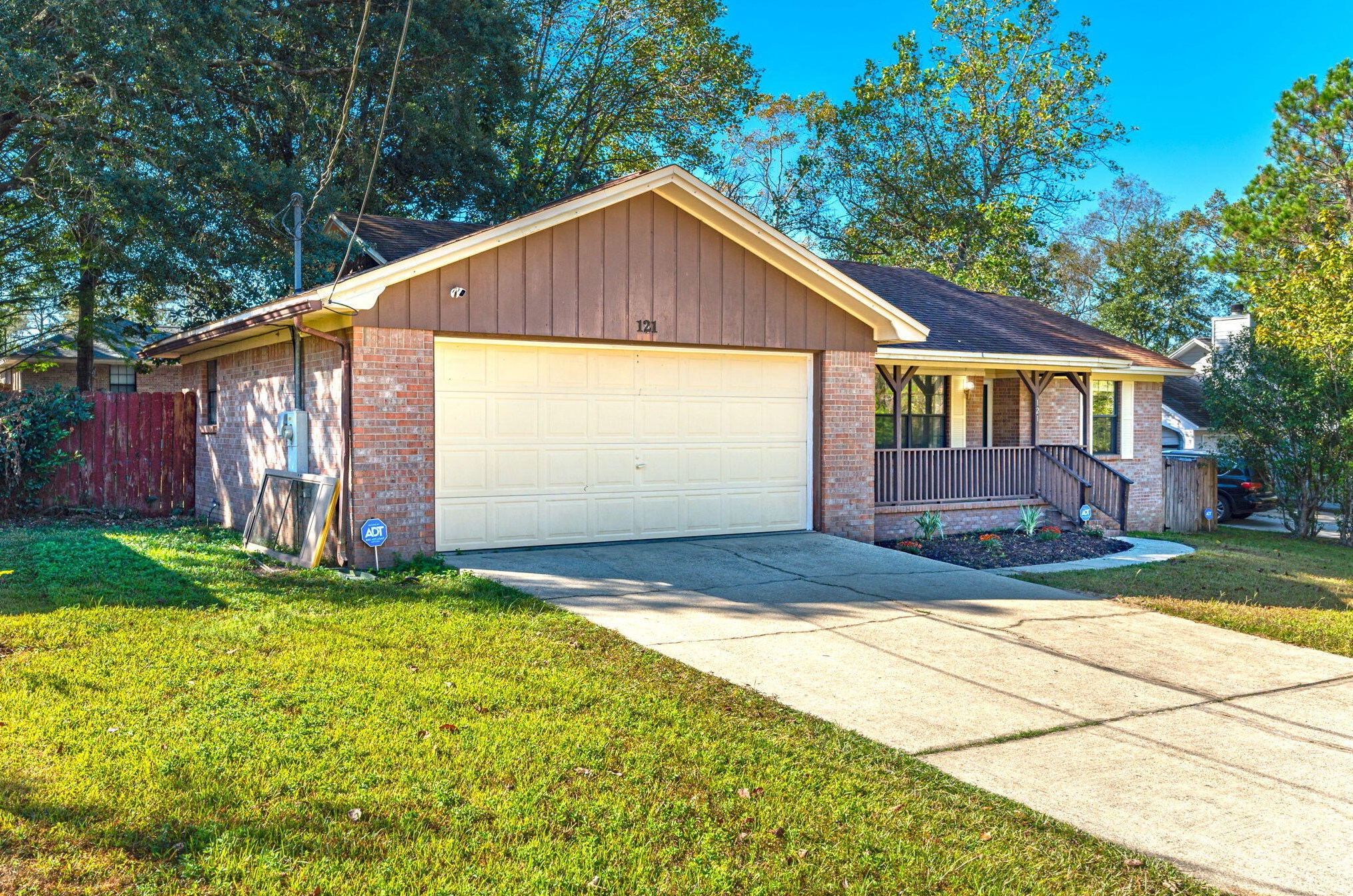 121 Campbell Ave, Crestview, FL 32536-9203