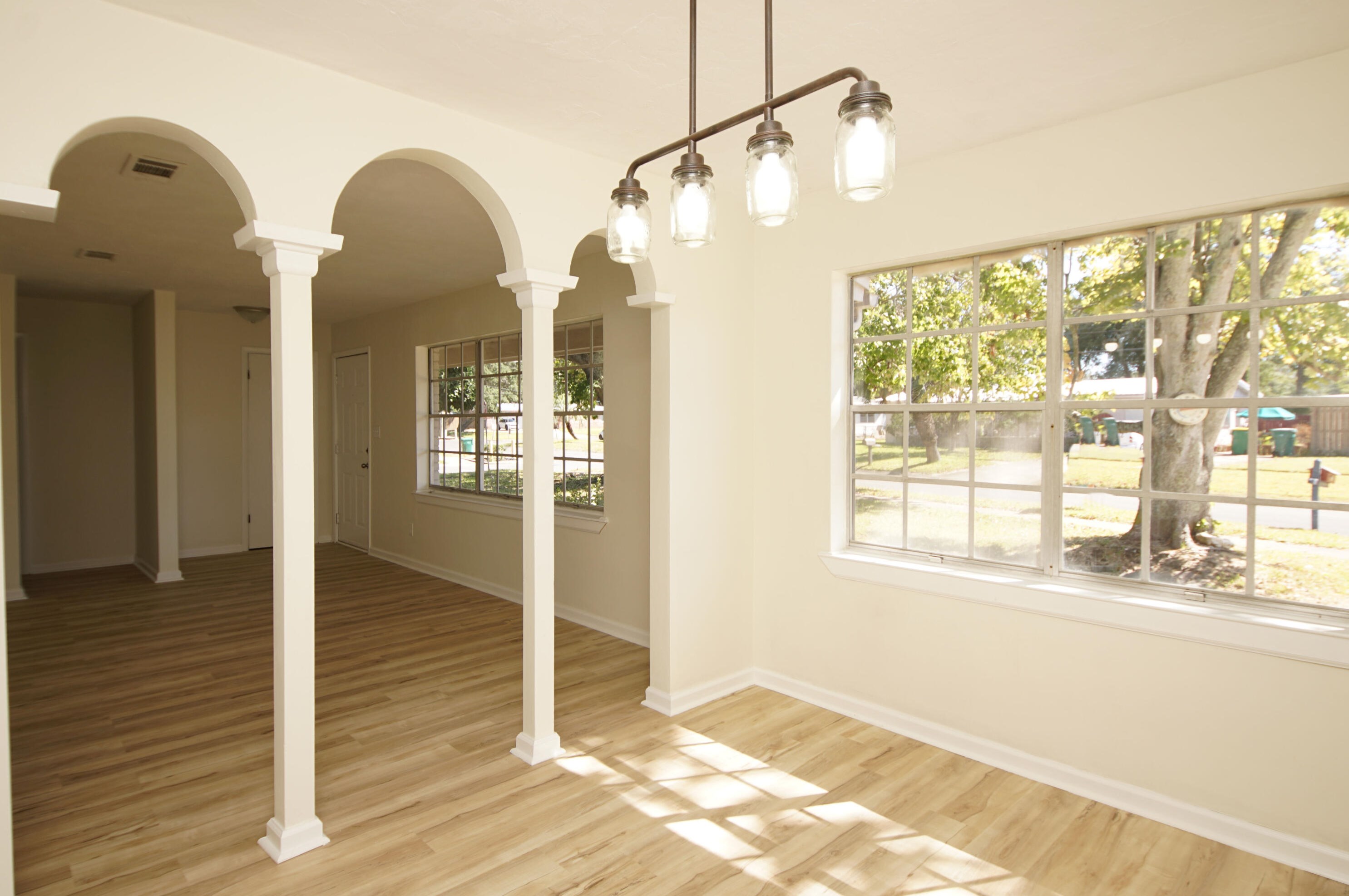 210 Lorraine Dr, Mary Esther FL  32569-1820 exterior