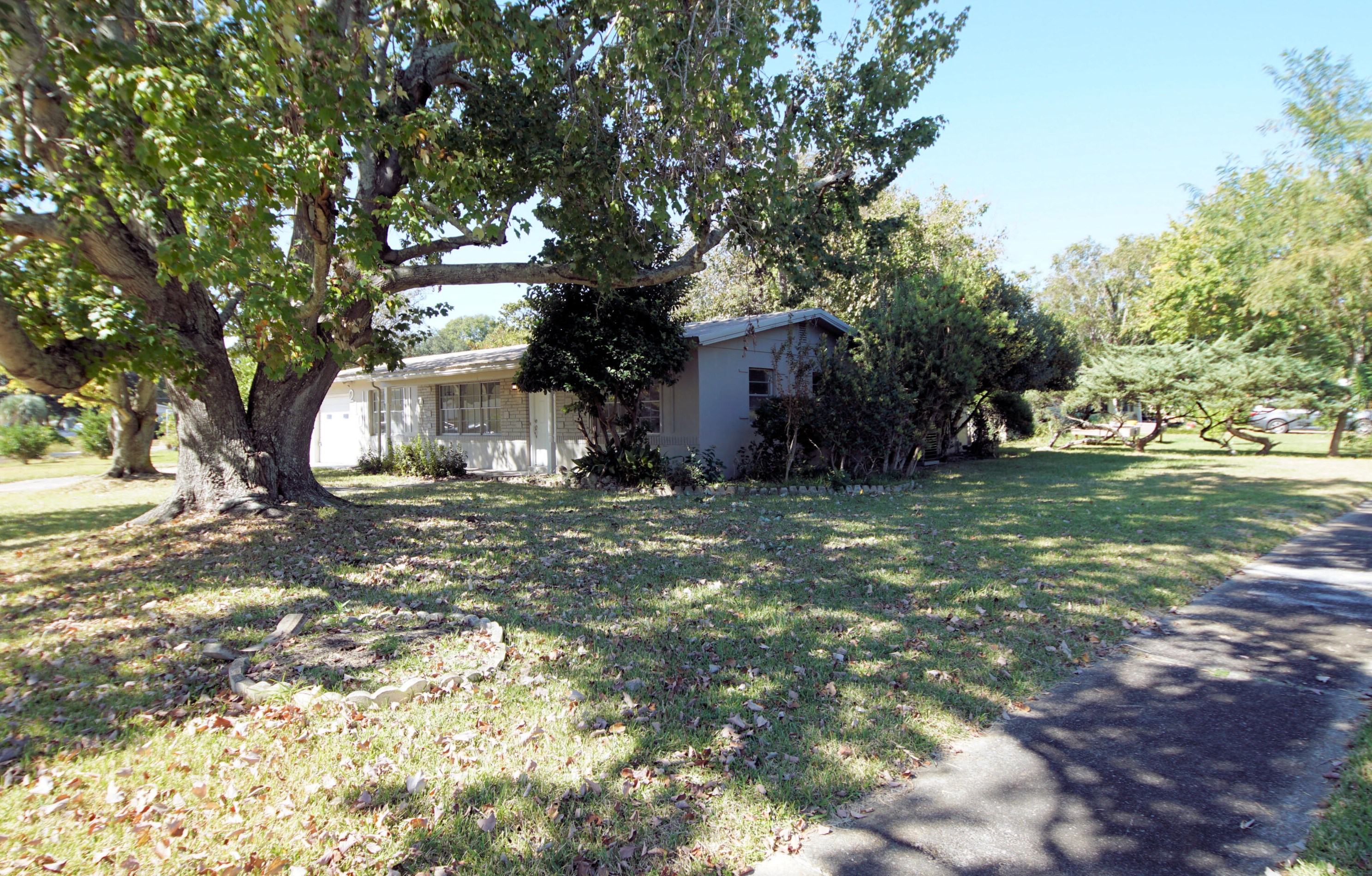 210 Lorraine Dr, Mary Esther FL  32569-1820 exterior