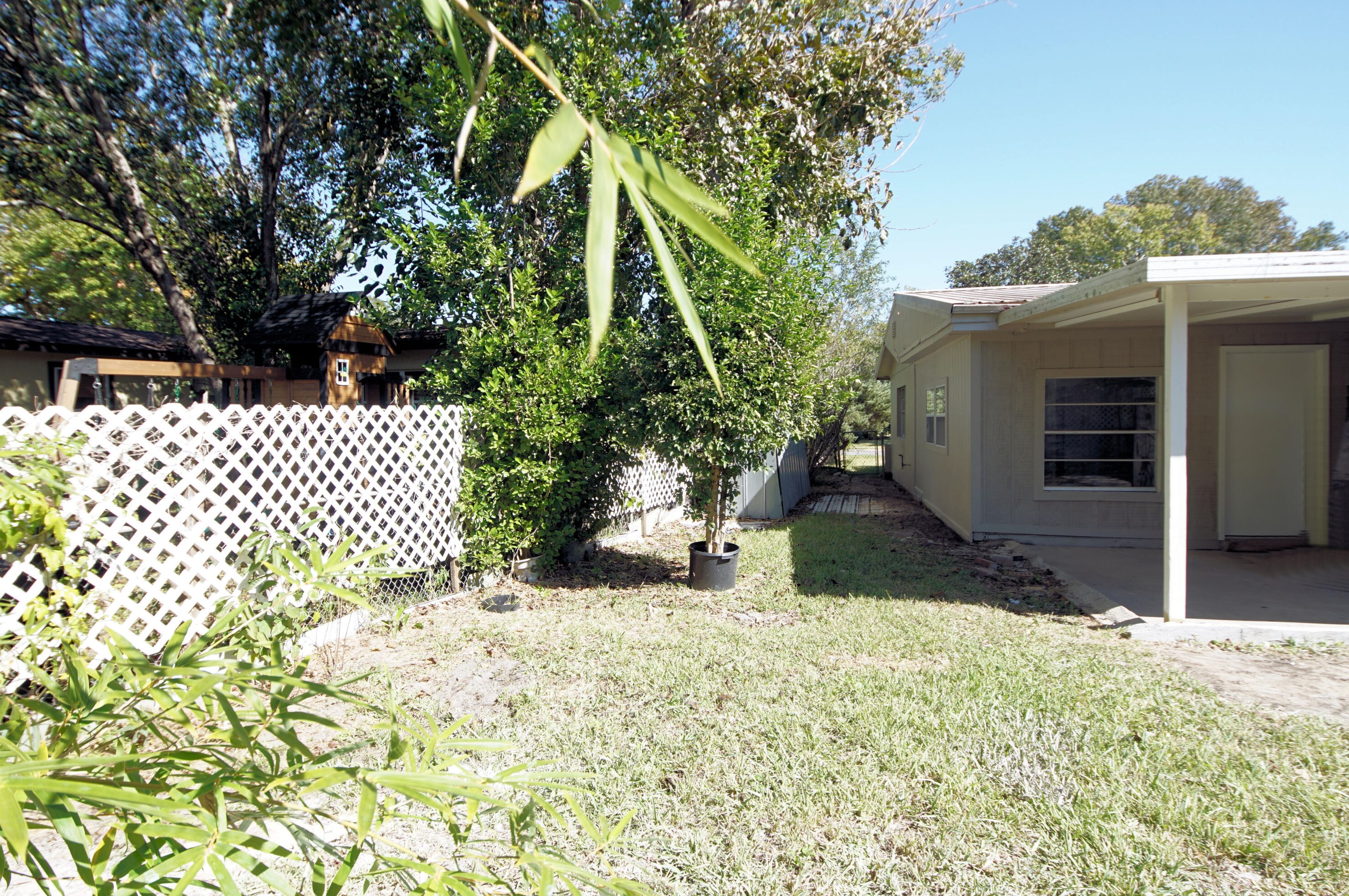 210 Lorraine Dr, Mary Esther FL  32569-1820 exterior