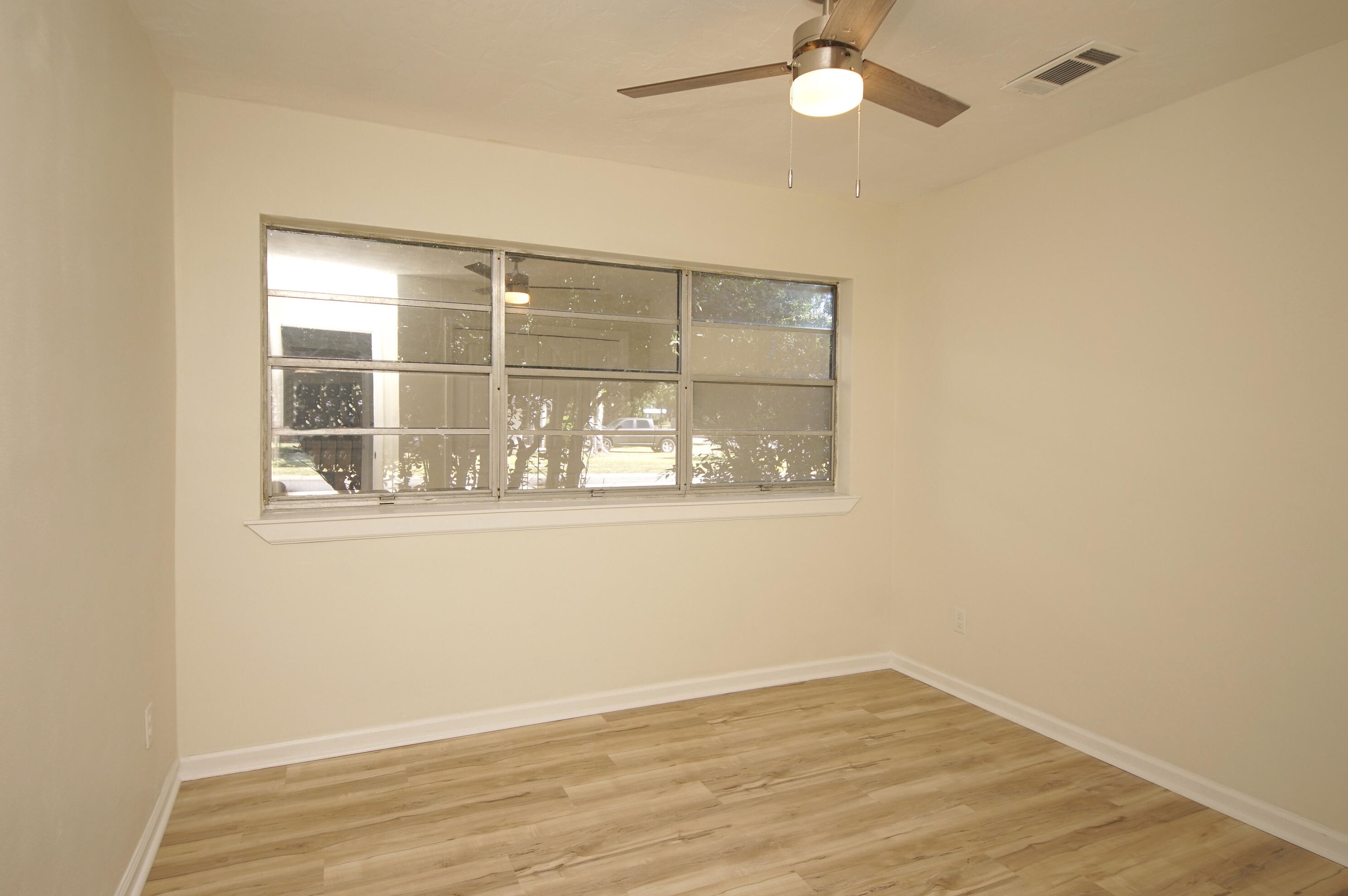 210 Lorraine Dr, Mary Esther FL  32569-1820 exterior