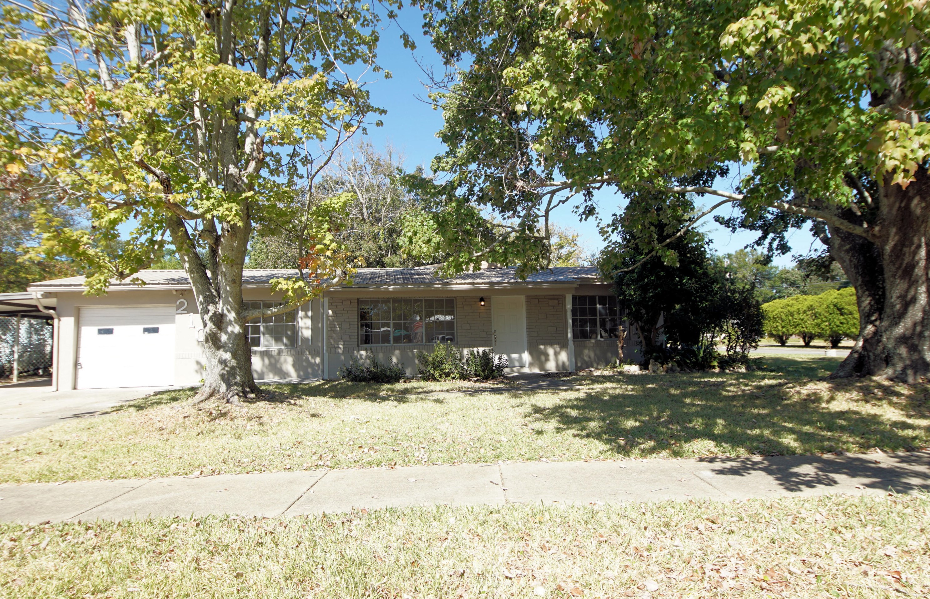 210 Lorraine Dr, Mary Esther FL  32569-1820 exterior