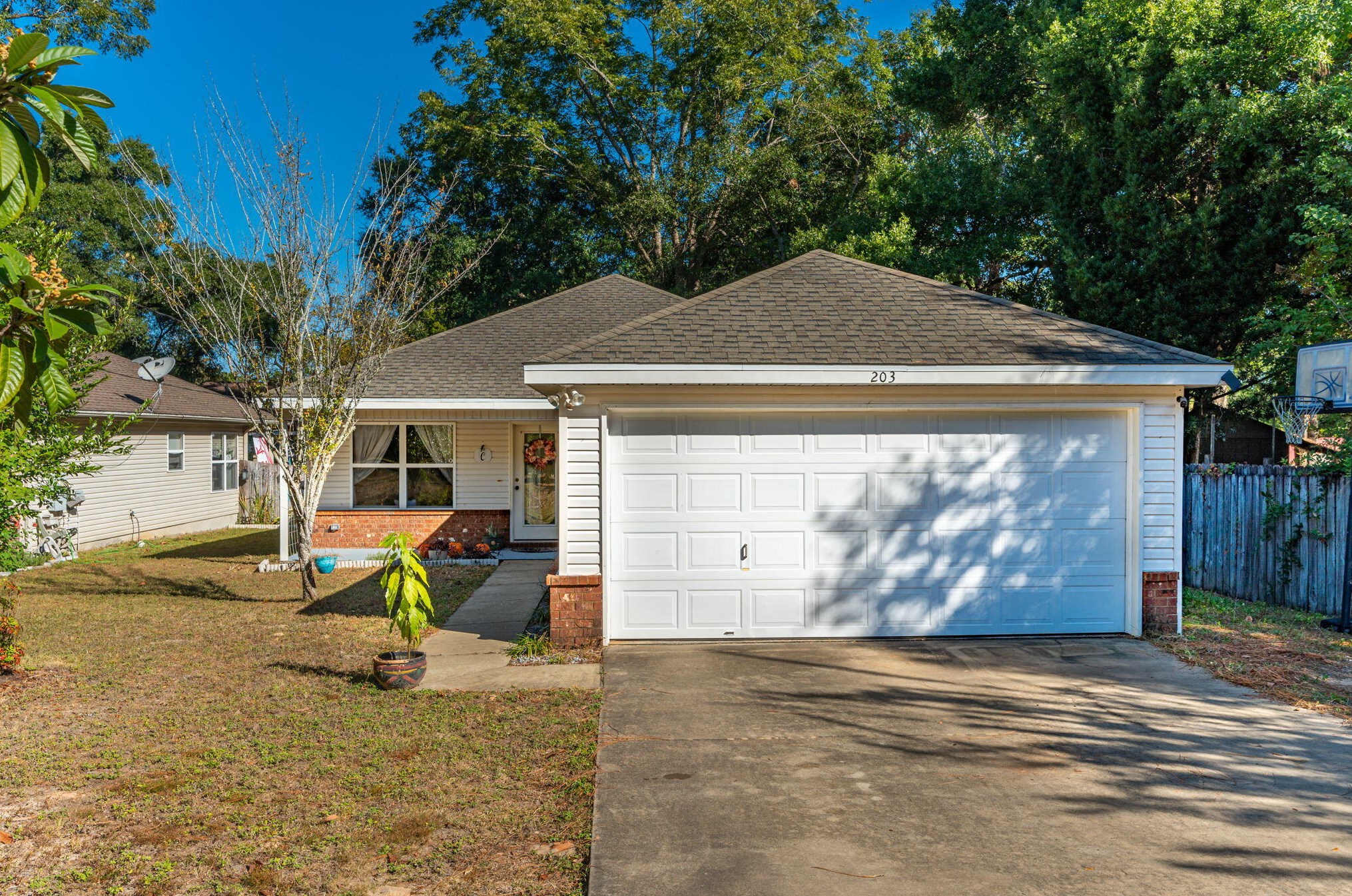 203 8th Ave, Crestview, FL 32536