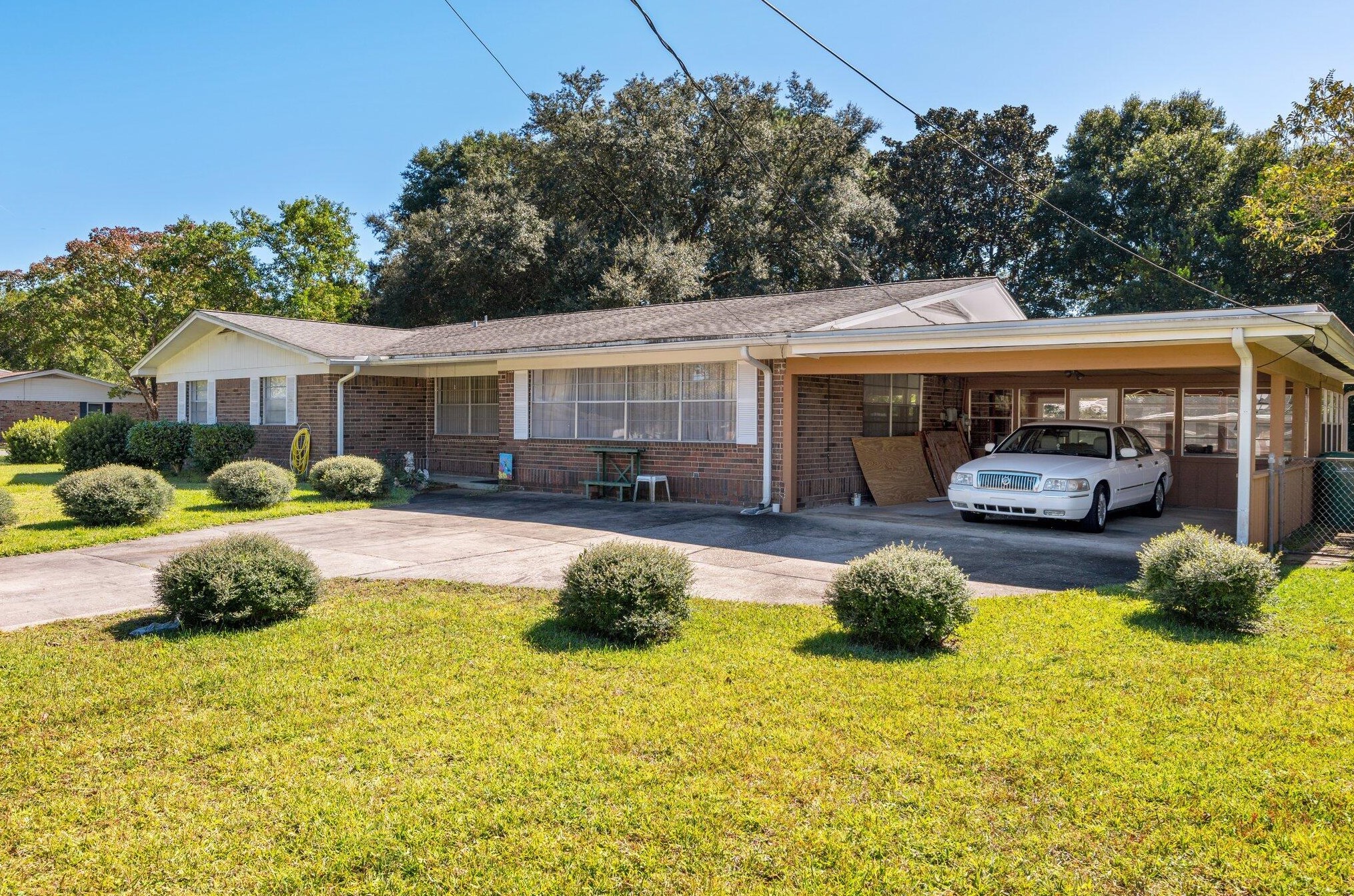 20 Walnut Ave, Shalimar, FL 32579