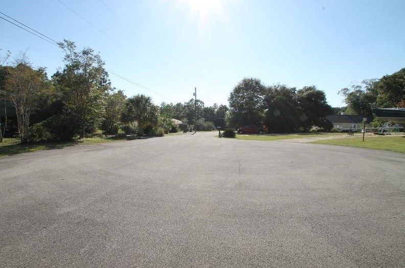 2431 Wildwood Ct, Crestview, FL 32536-9541