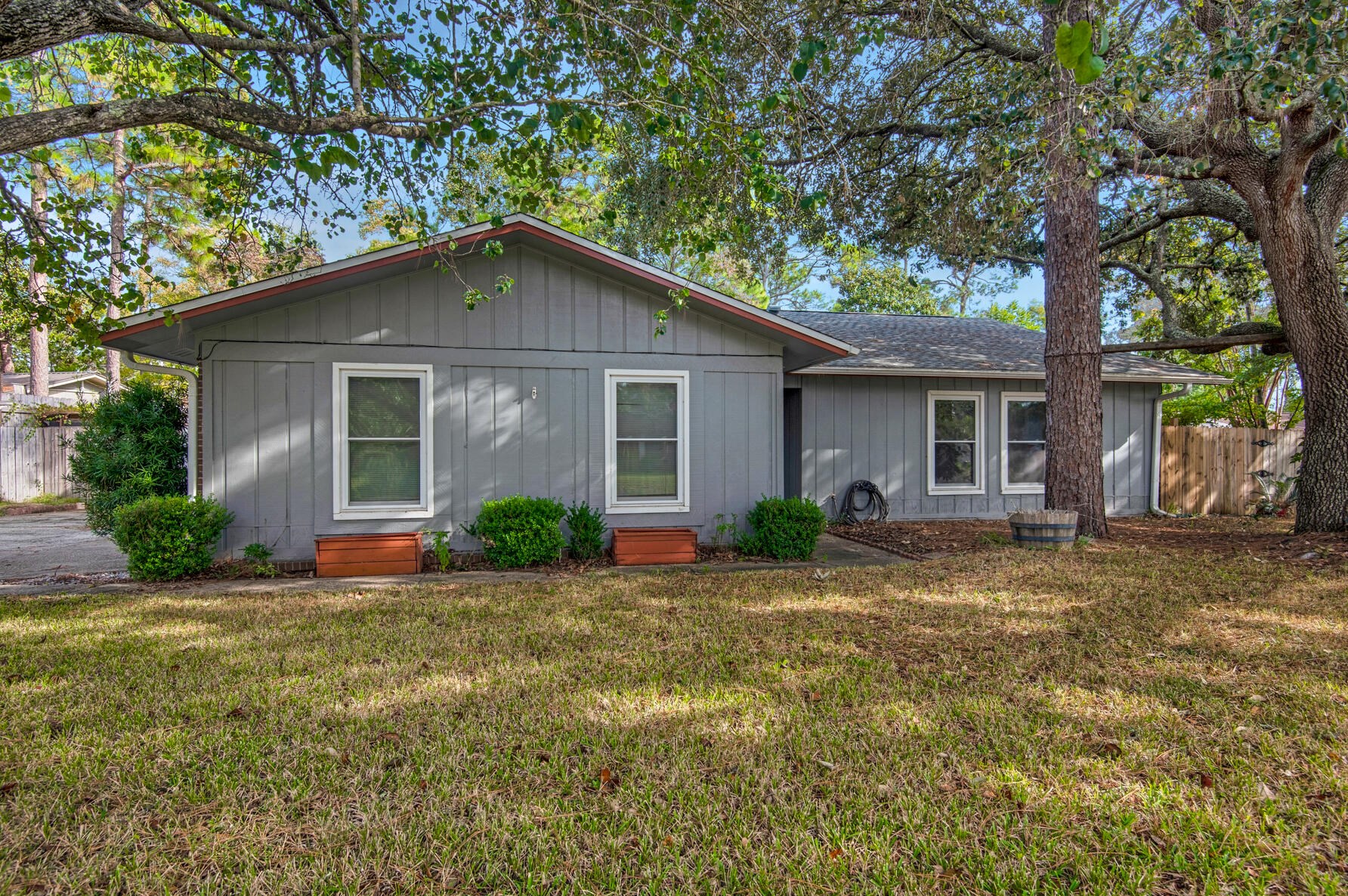 1901 Palmetto Palm Cir, Niceville, FL 32578