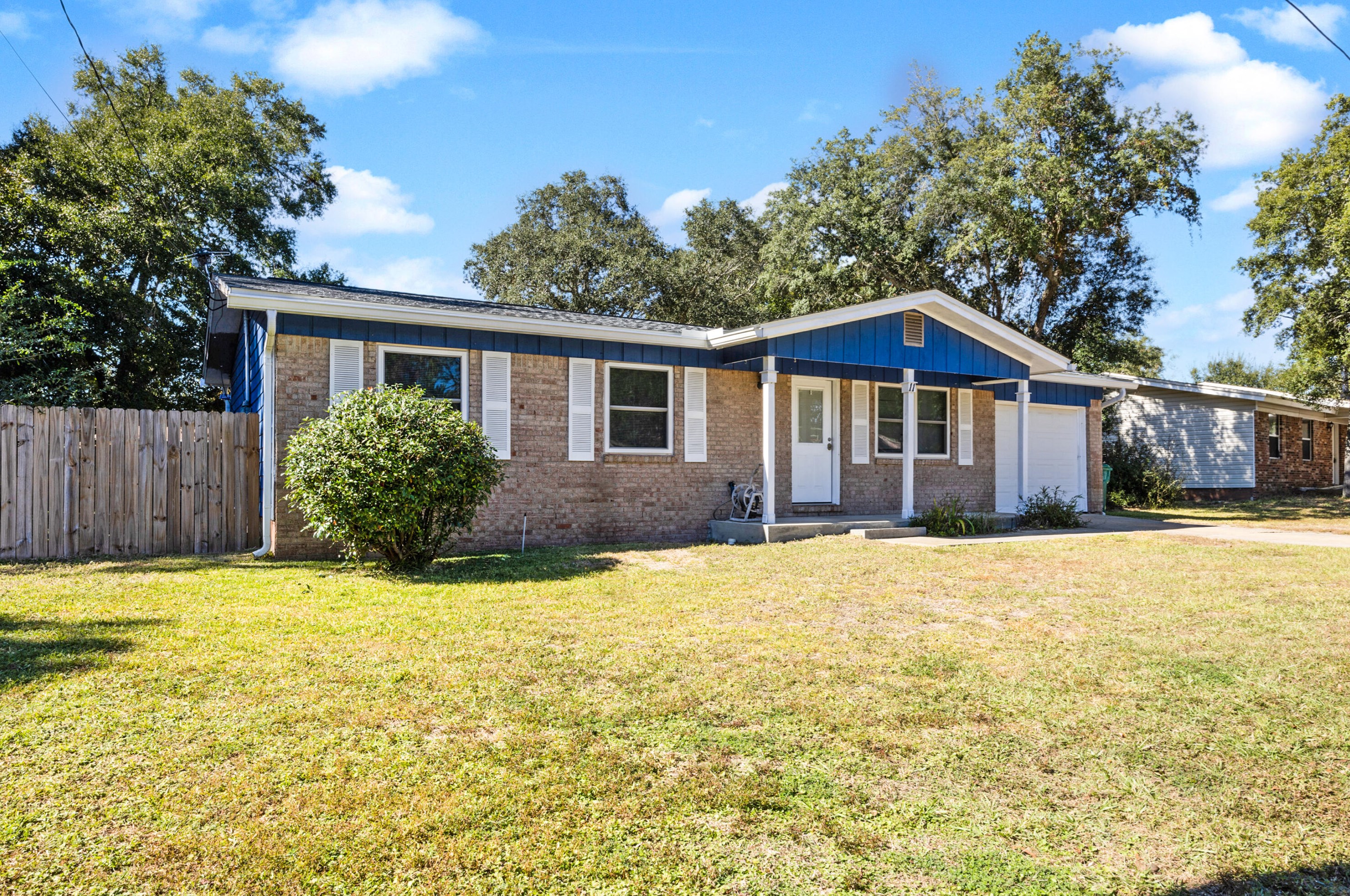 11 Port Dixie Blvd, Shalimar, FL 32579