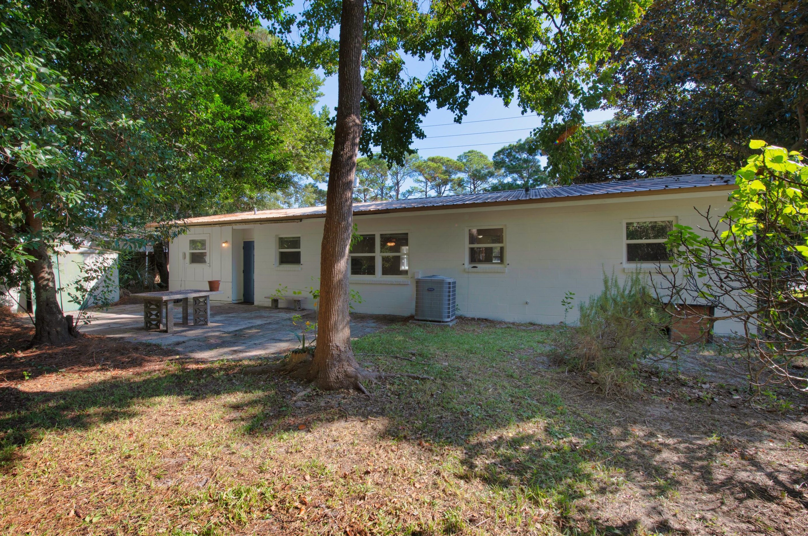 36 Memorial Pkwy, Fort Walton Beach FL  32548-4649 exterior