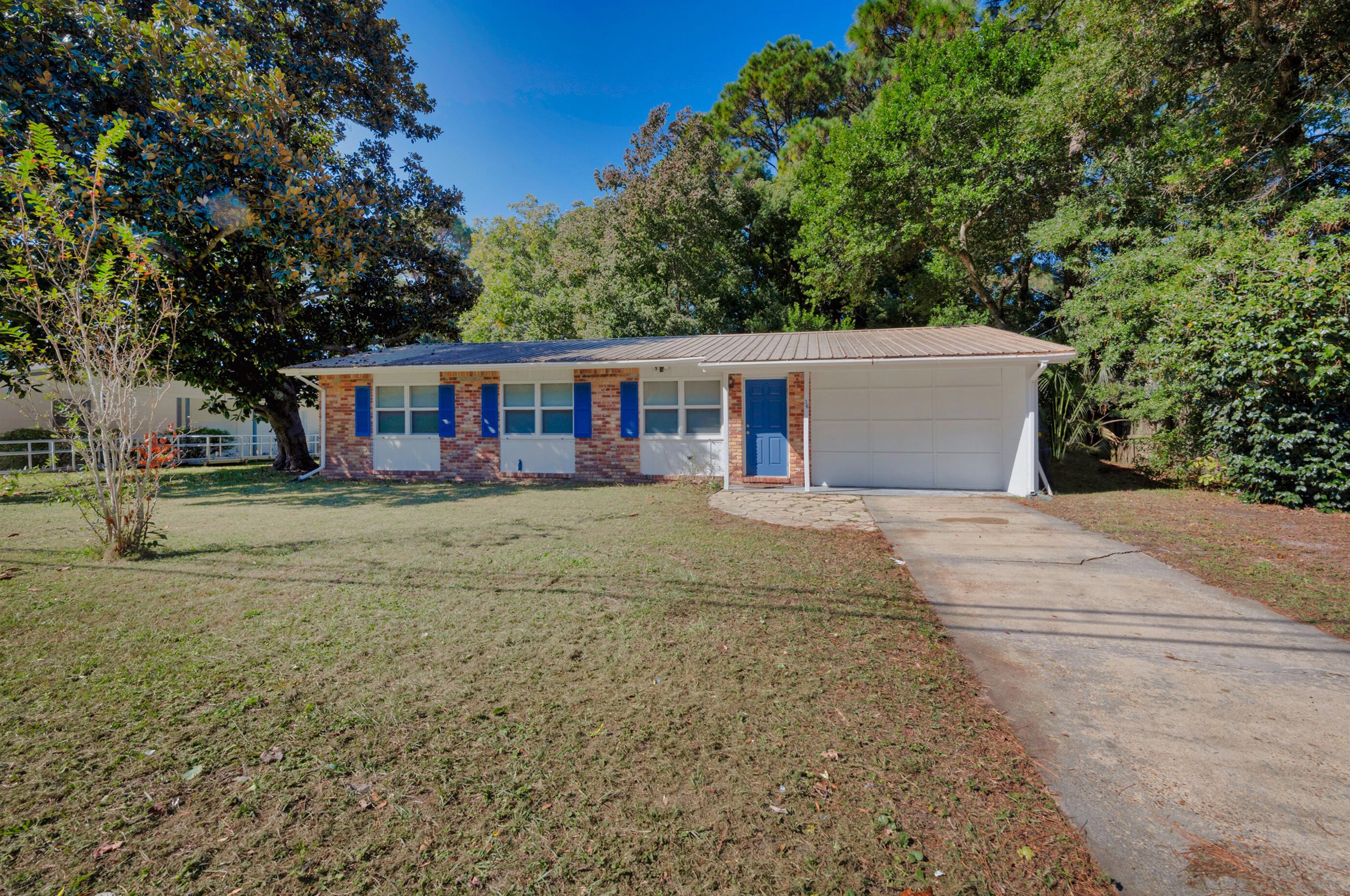 36 Memorial Pkwy, Fort Walton Beach, FL 32548-4649
