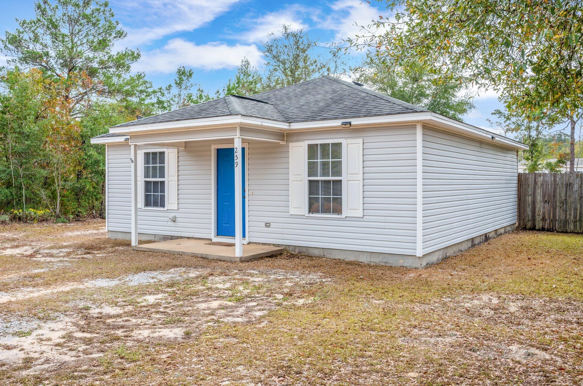 259 W Cypress Ave W, Defuniak Springs, FL 32433