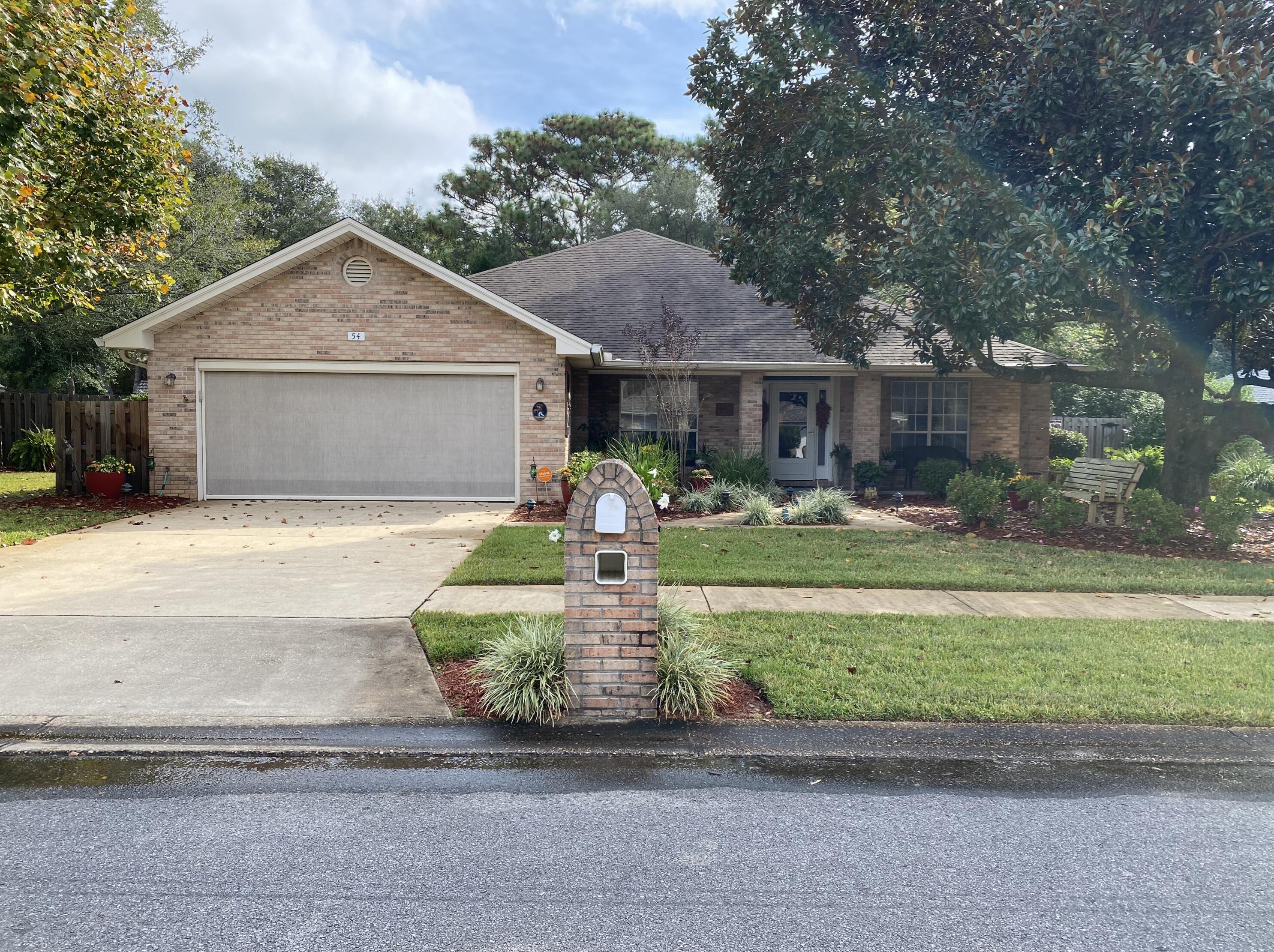 54 Hillcrest Dr, Shalimar, FL 32579