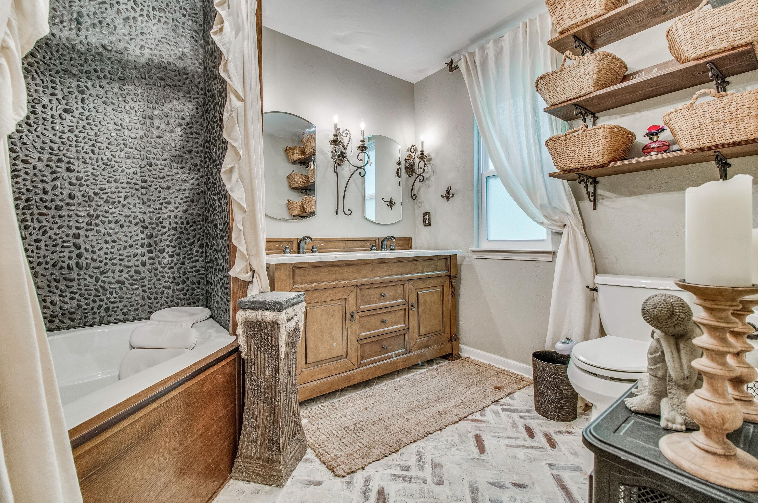 821 Weeden Island Dr, Niceville FL  32578-3724 exterior