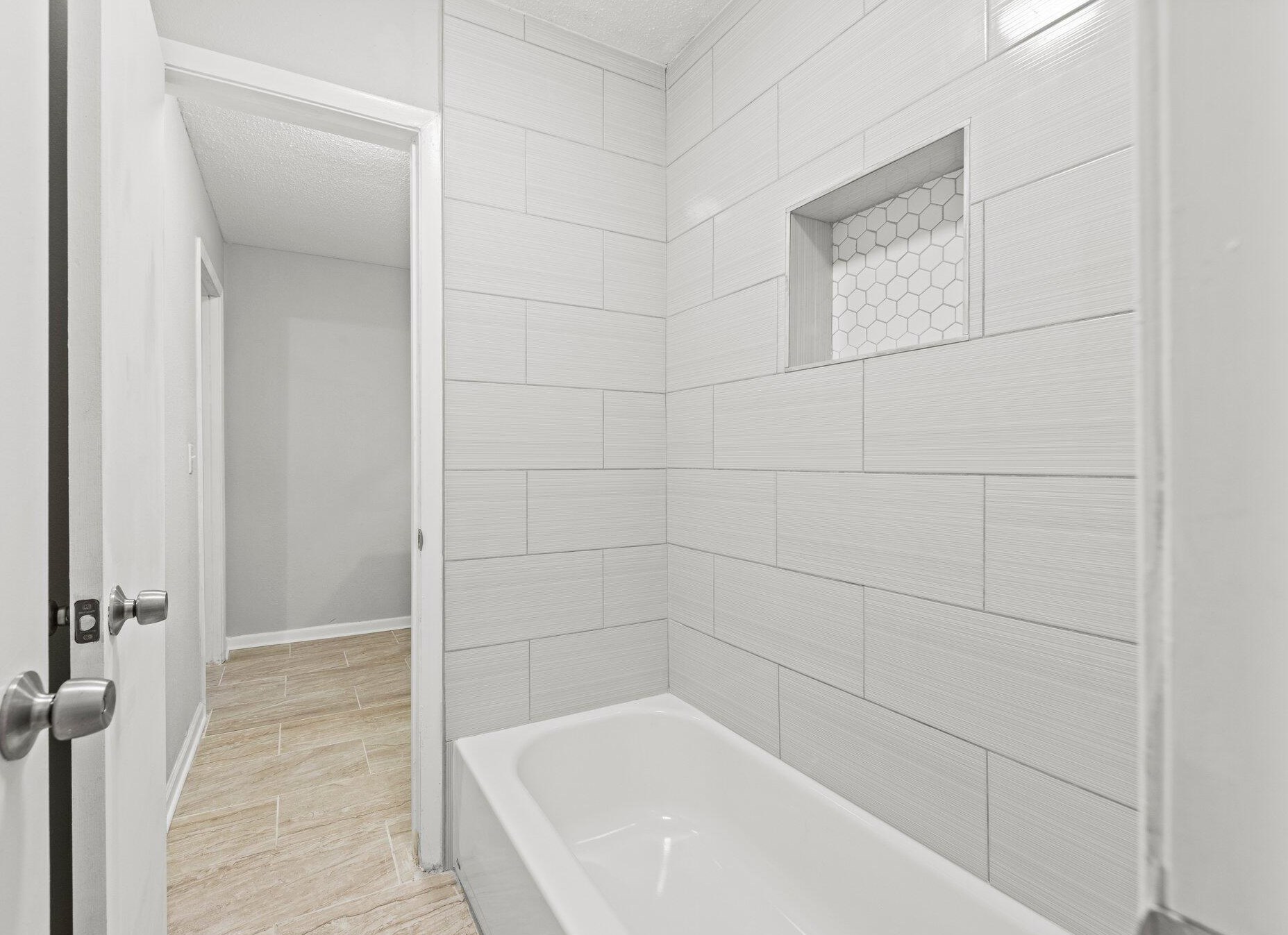 100 Graham Ct, Fort Walton Beach FL  32548-6411 exterior