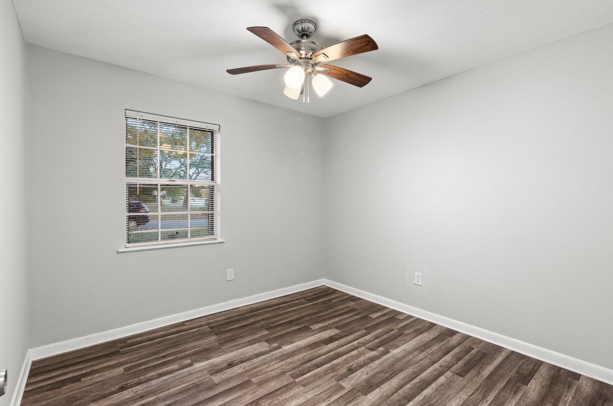 100 Graham Ct, Fort Walton Beach FL  32548-6411 exterior